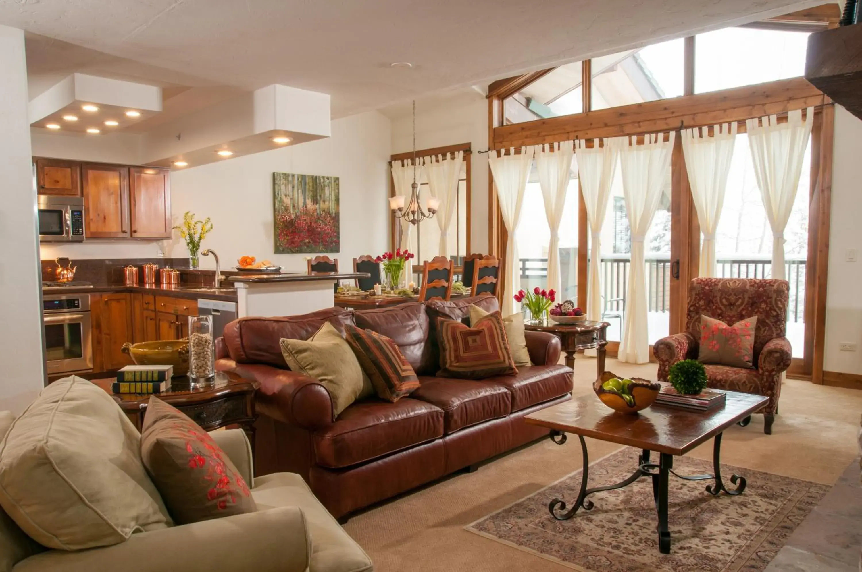 Deluxe Four-Bedroom Apartment in Antlers at Vail Resort Deluxe Four-Bedroom Apartment in Antlers at Vail Resort