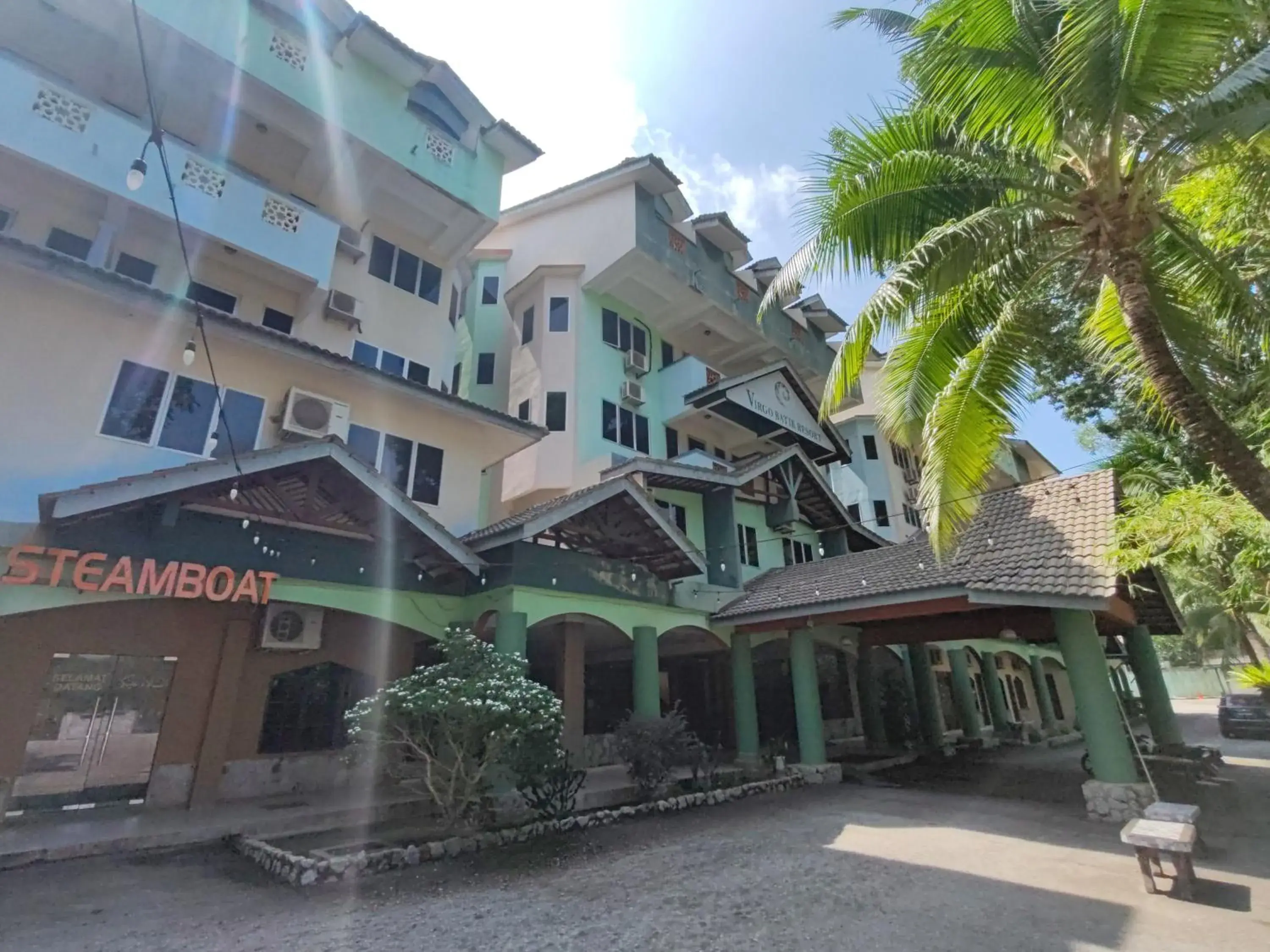 Virgo Batik Resort Teluk Batik Lumut Virgo Batik Resort Teluk Batik Lumut