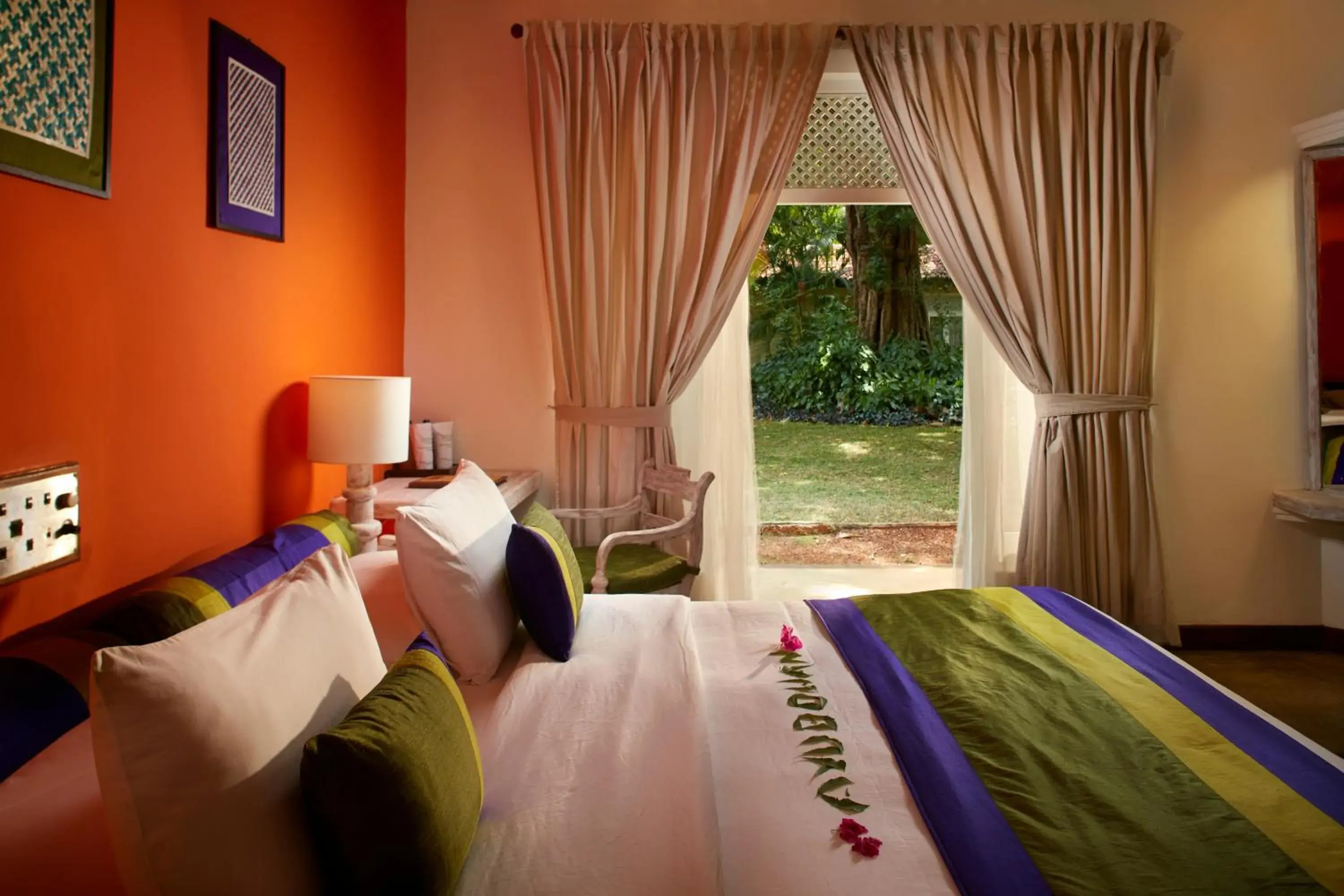 Superior King Room with 25% off on Buffet Dinner - single occupancy in Hotel Sigiriya Superior King Room with 25% off on Buffet Dinner - single occupancy in Hotel Sigiriya