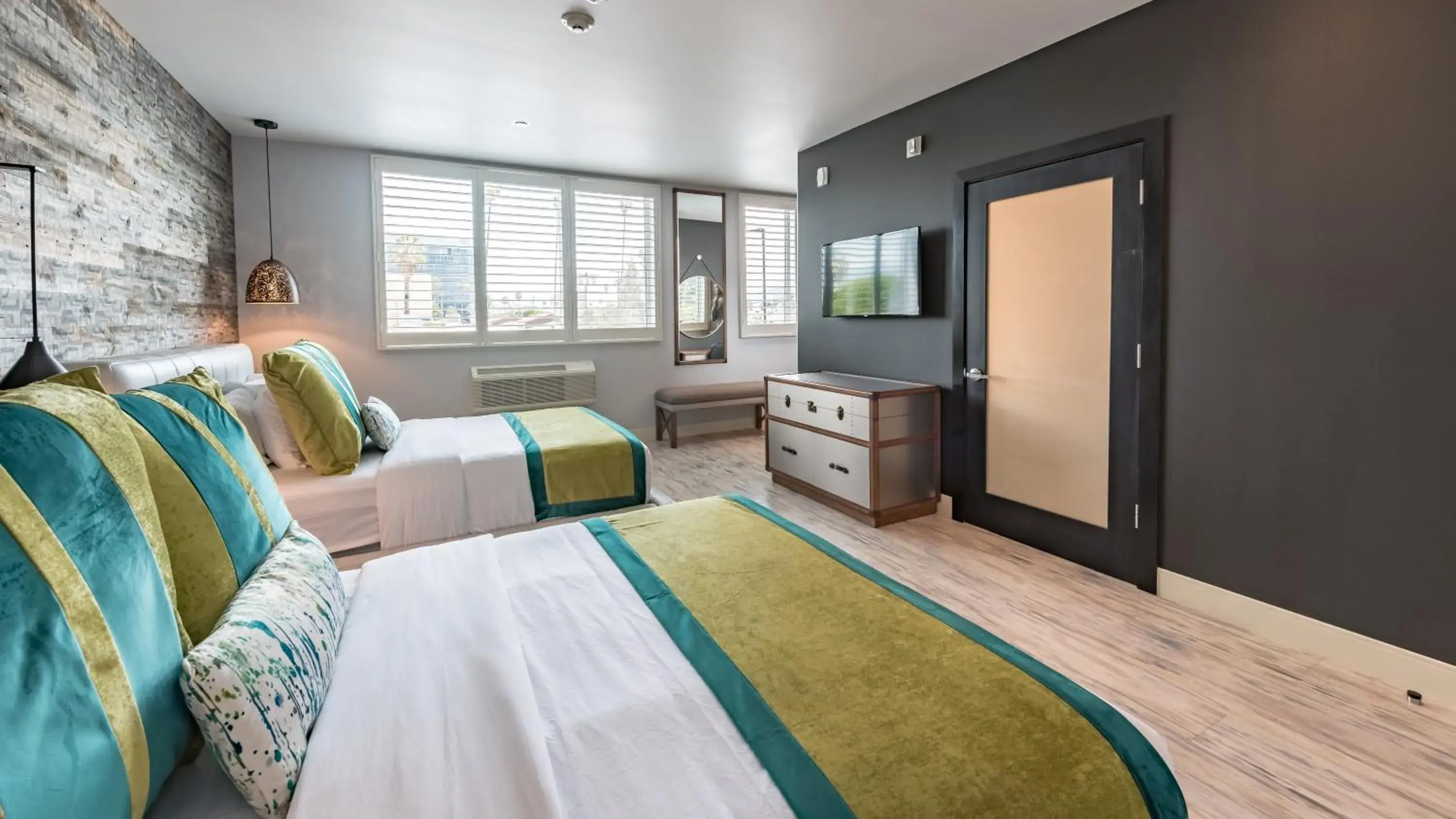 Preferred Two Queen Room in Lexen Hotel - North Hollywood Near Universal Studios Preferred Two Queen Room in Lexen Hotel - North Hollywood Near Universal Studios