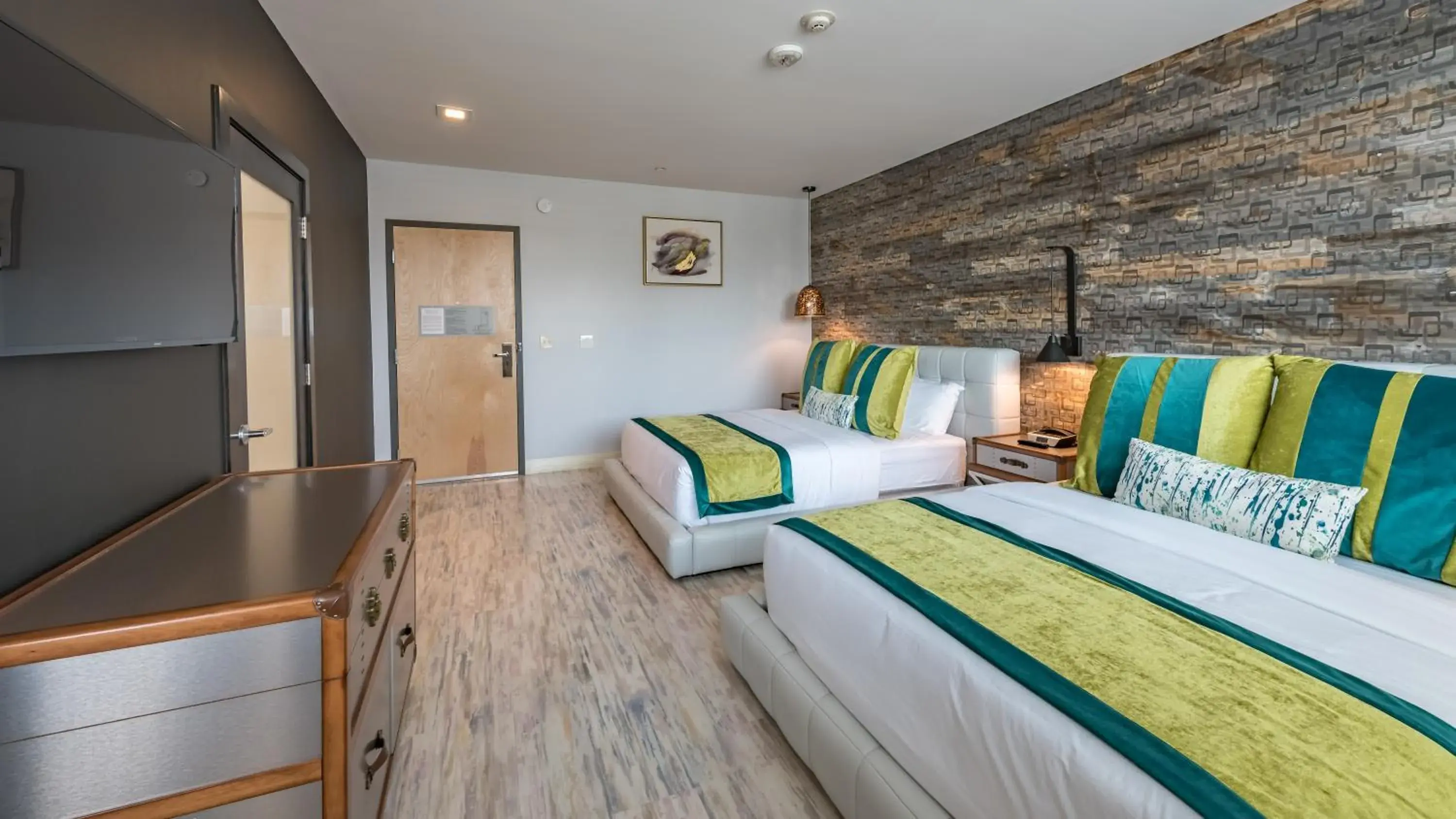 Preferred Two Queen - Disability Access in Lexen Hotel - North Hollywood Near Universal Studios Preferred Two Queen - Disability Access in Lexen Hotel - North Hollywood Near Universal Studios