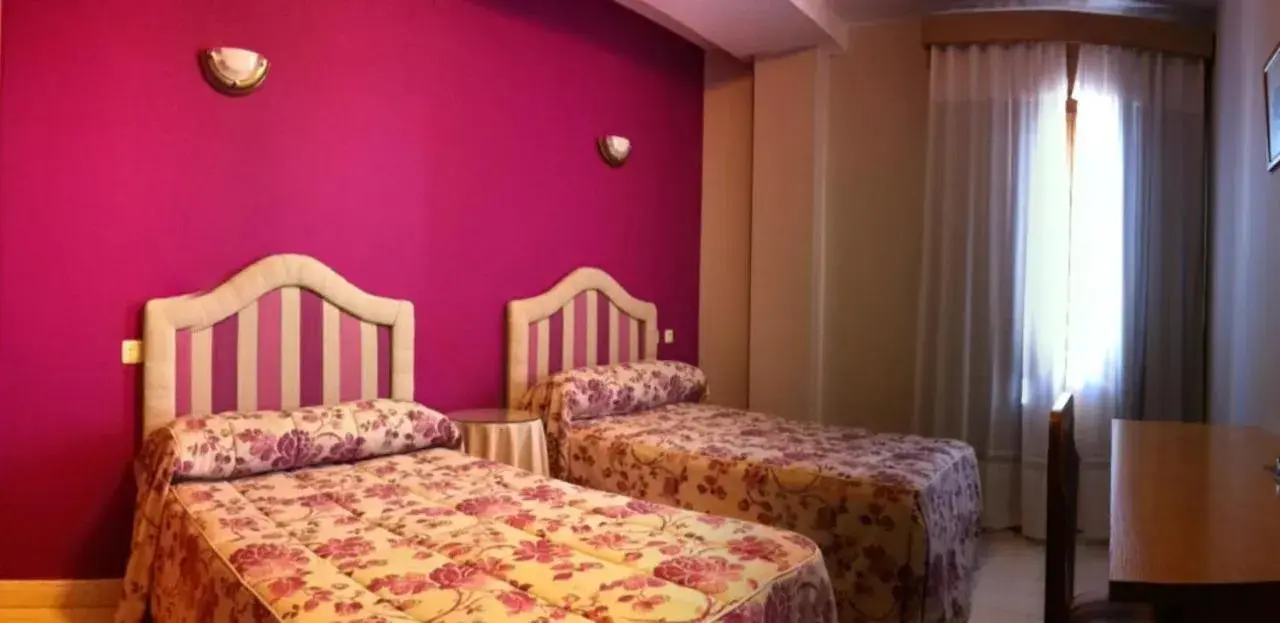 Double or Twin Room with Extra Bed in El Torreon del Miguelete Double or Twin Room with Extra Bed in El Torreon del Miguelete