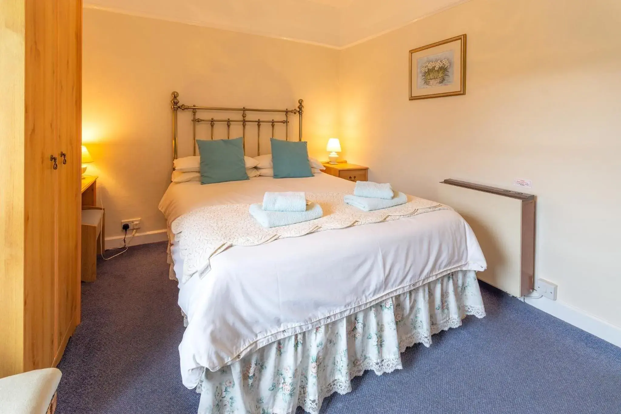 Standard Double Room in Blue Bell Inn Standard Double Room in Blue Bell Inn