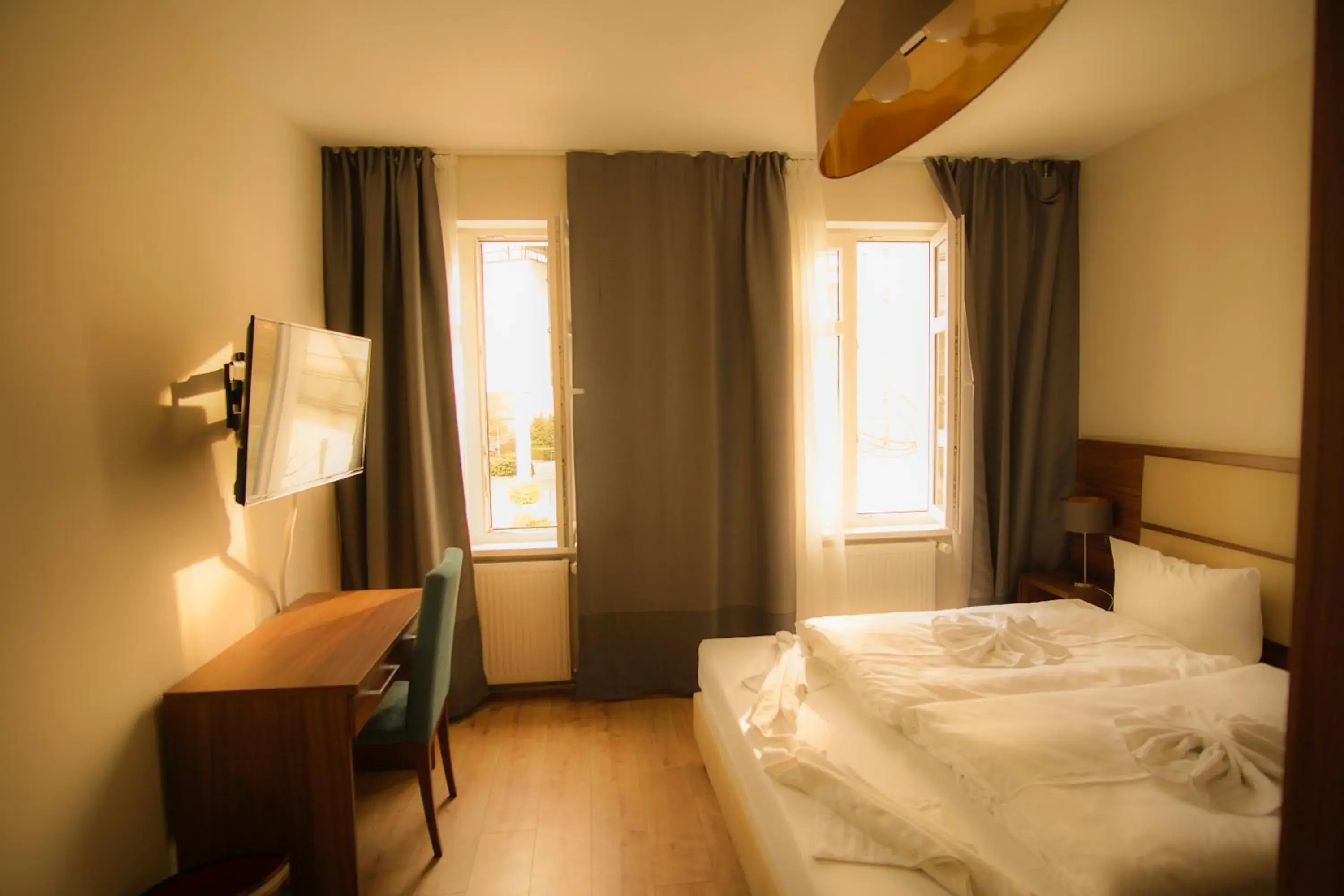 Economy Double Room in Hotel Bett und Buch Economy Double Room in Hotel Bett und Buch