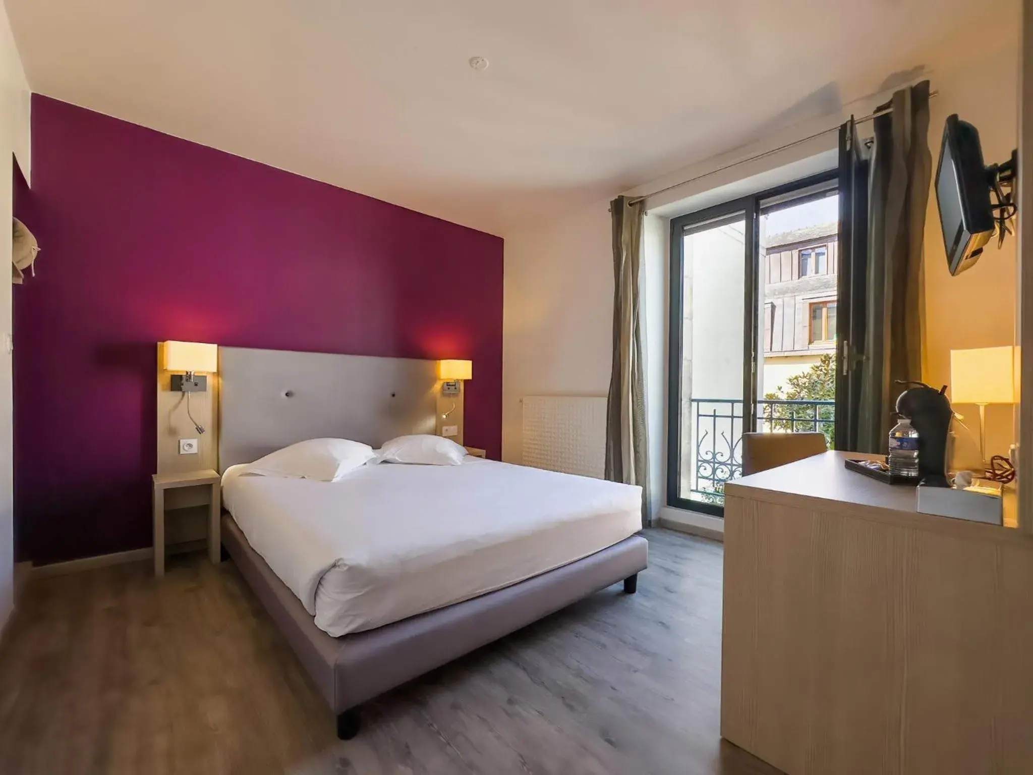 Comfort Double Room in Hotel De La Gare Comfort Double Room in Hotel De La Gare
