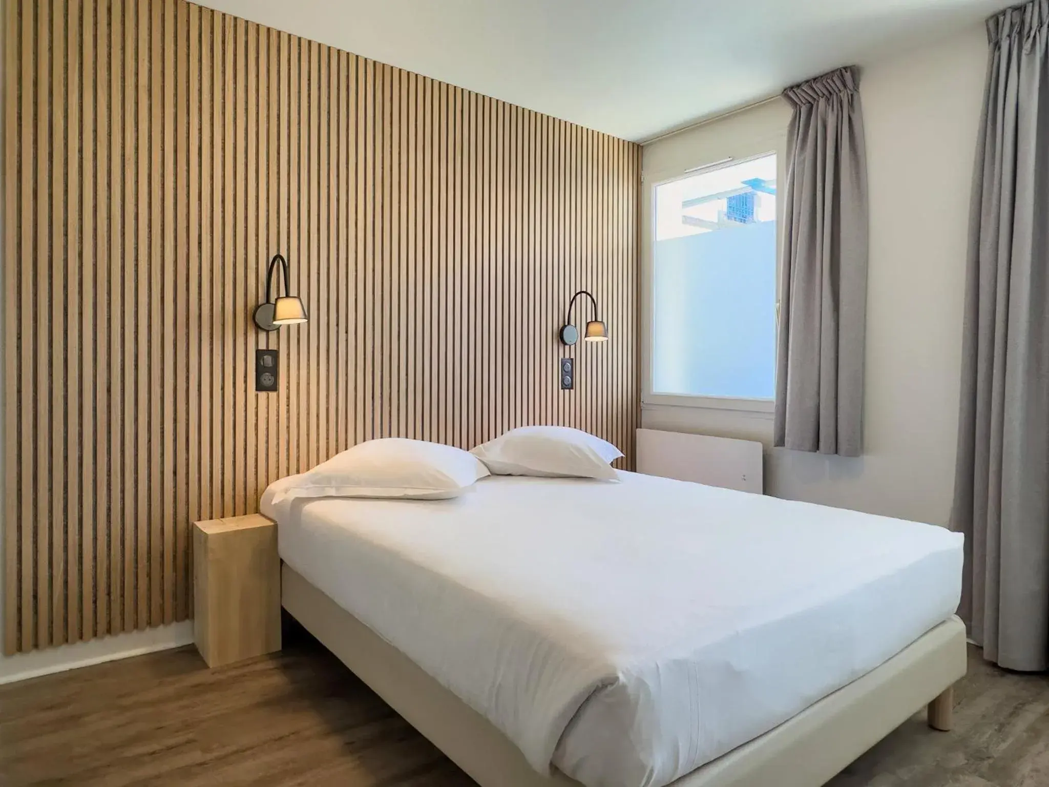 Standard Double Room in Hotel De La Gare Standard Double Room in Hotel De La Gare