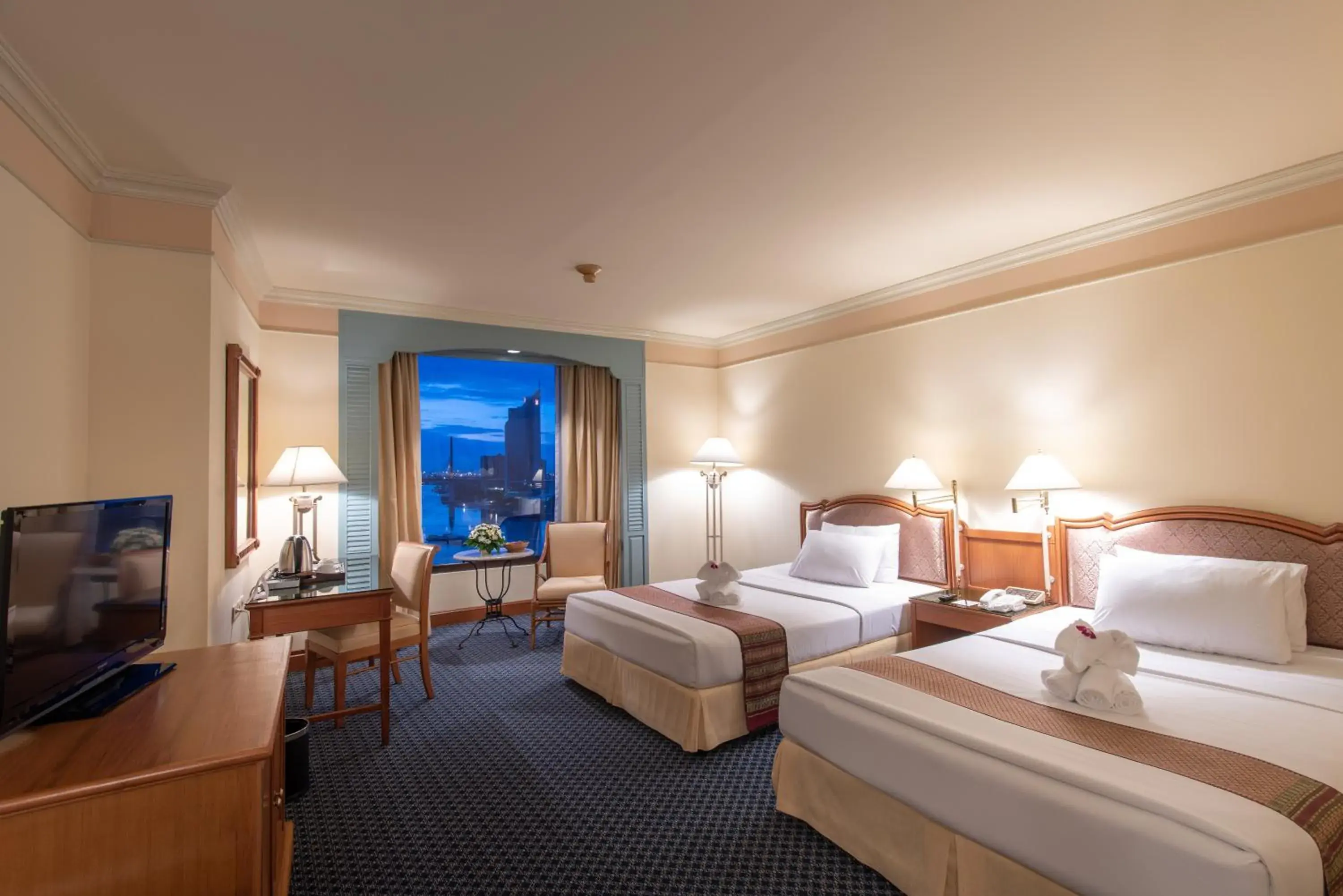 Superior Double or Twin Room in Montien Riverside Hotel Bangkok Superior Double or Twin Room in Montien Riverside Hotel Bangkok