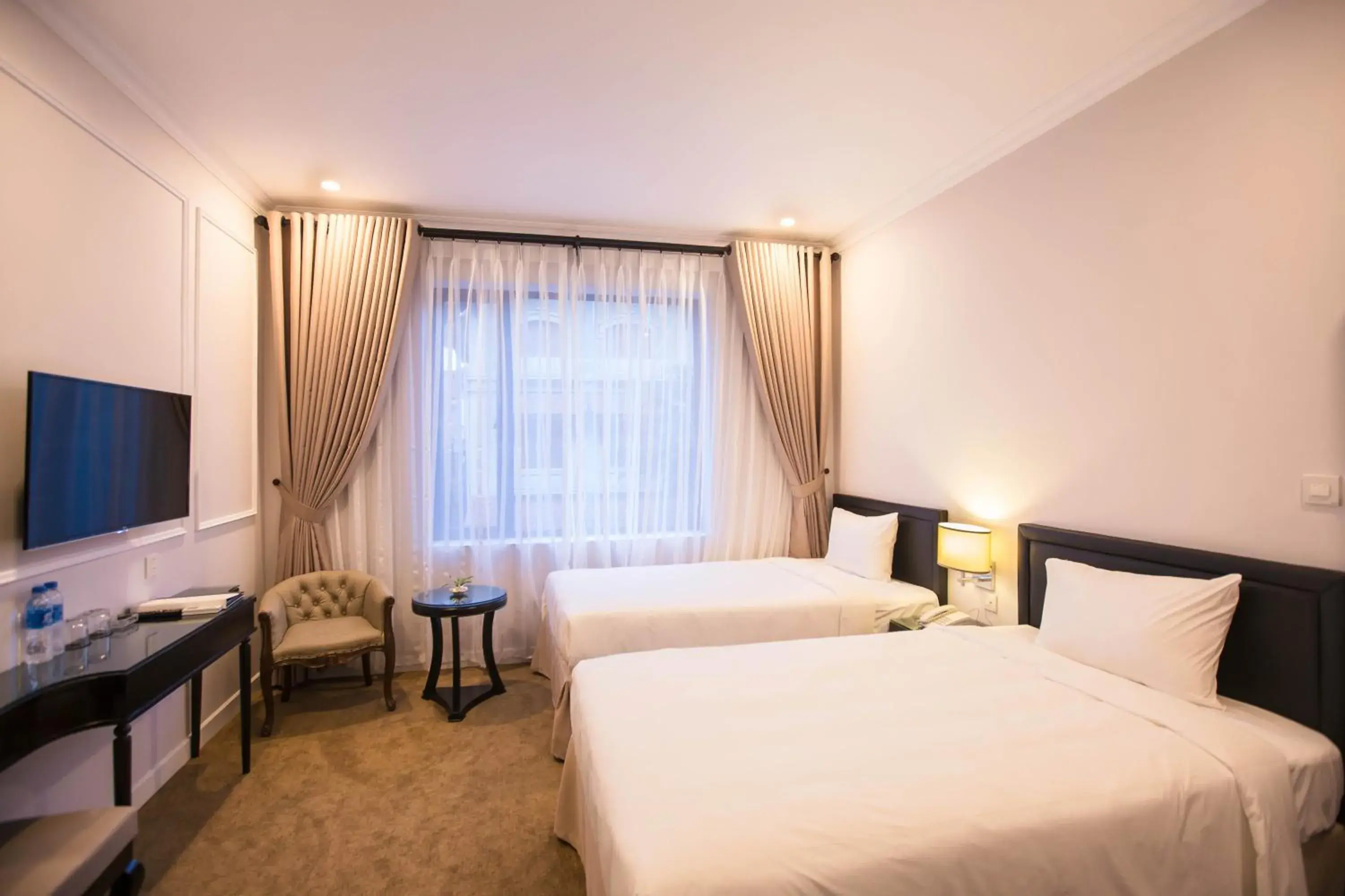 Large Twin Room in Dinh Elegant Hanoi Hotel Large Twin Room in Dinh Elegant Hanoi Hotel
