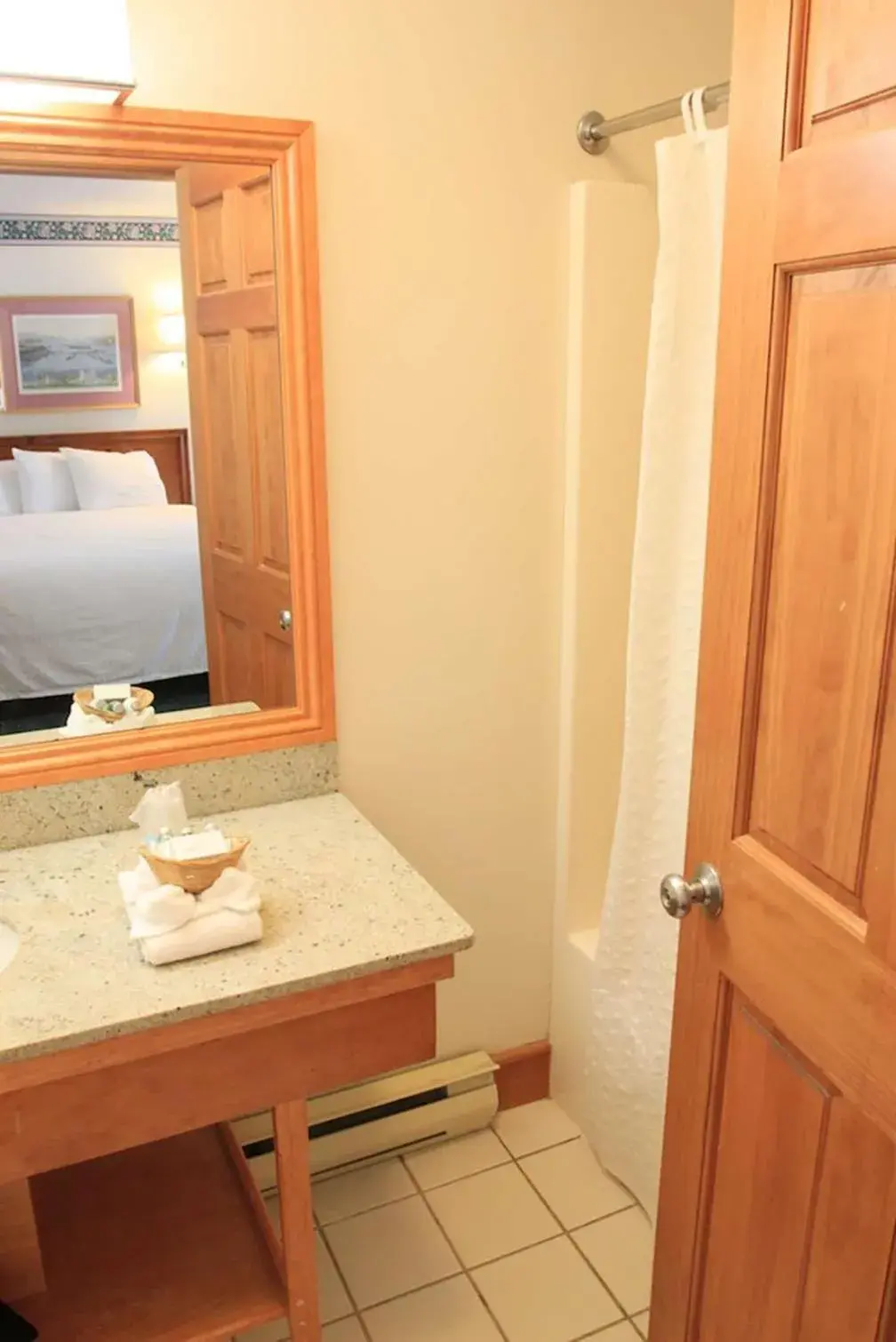 Two Queens Marina Side Inner View in Tugboat Inn Two Queens Marina Side Inner View in Tugboat Inn