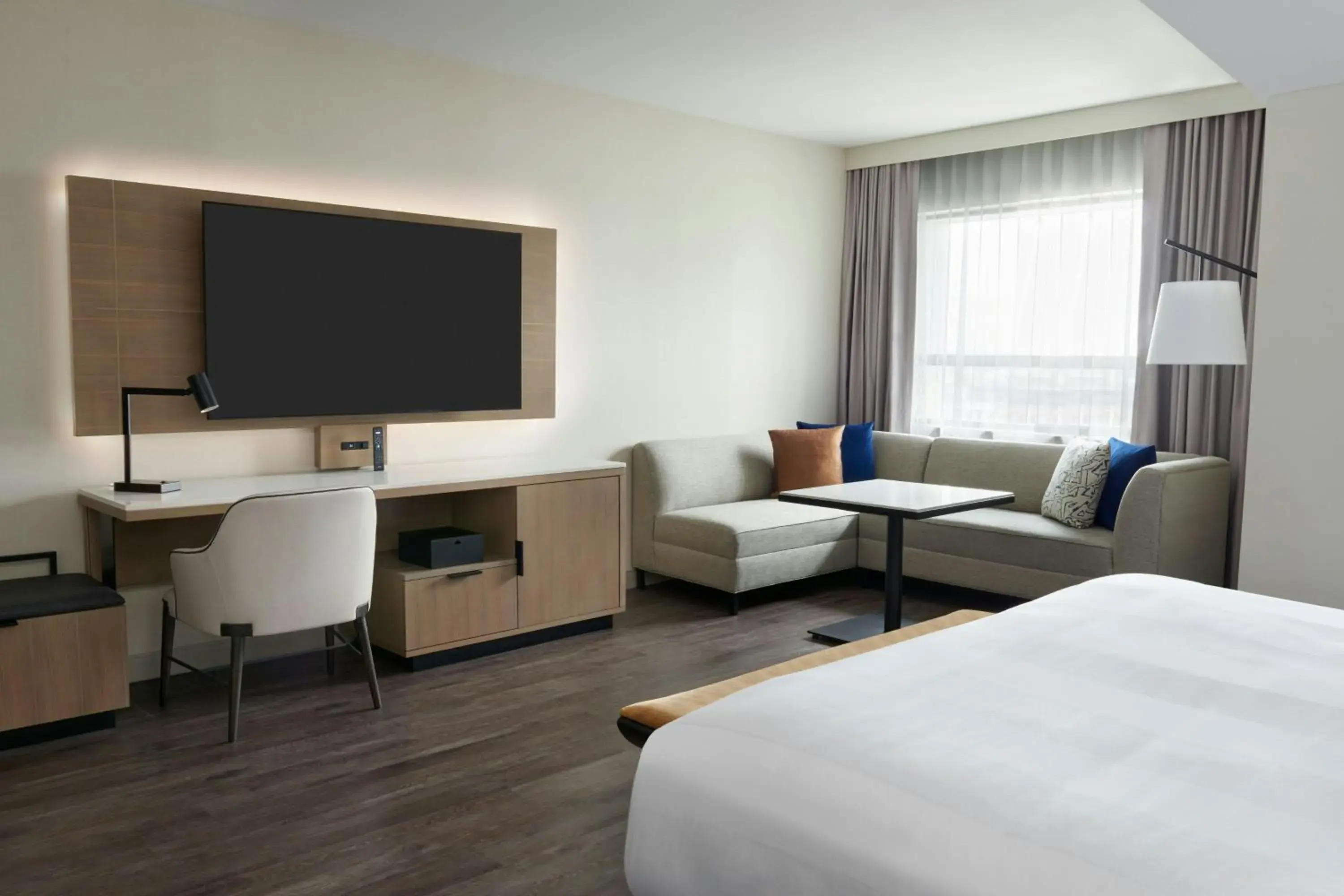 Executive King Room - Club Lounge Access in Kingston Market Square Hotel Executive King Room - Club Lounge Access in Kingston Market Square Hotel