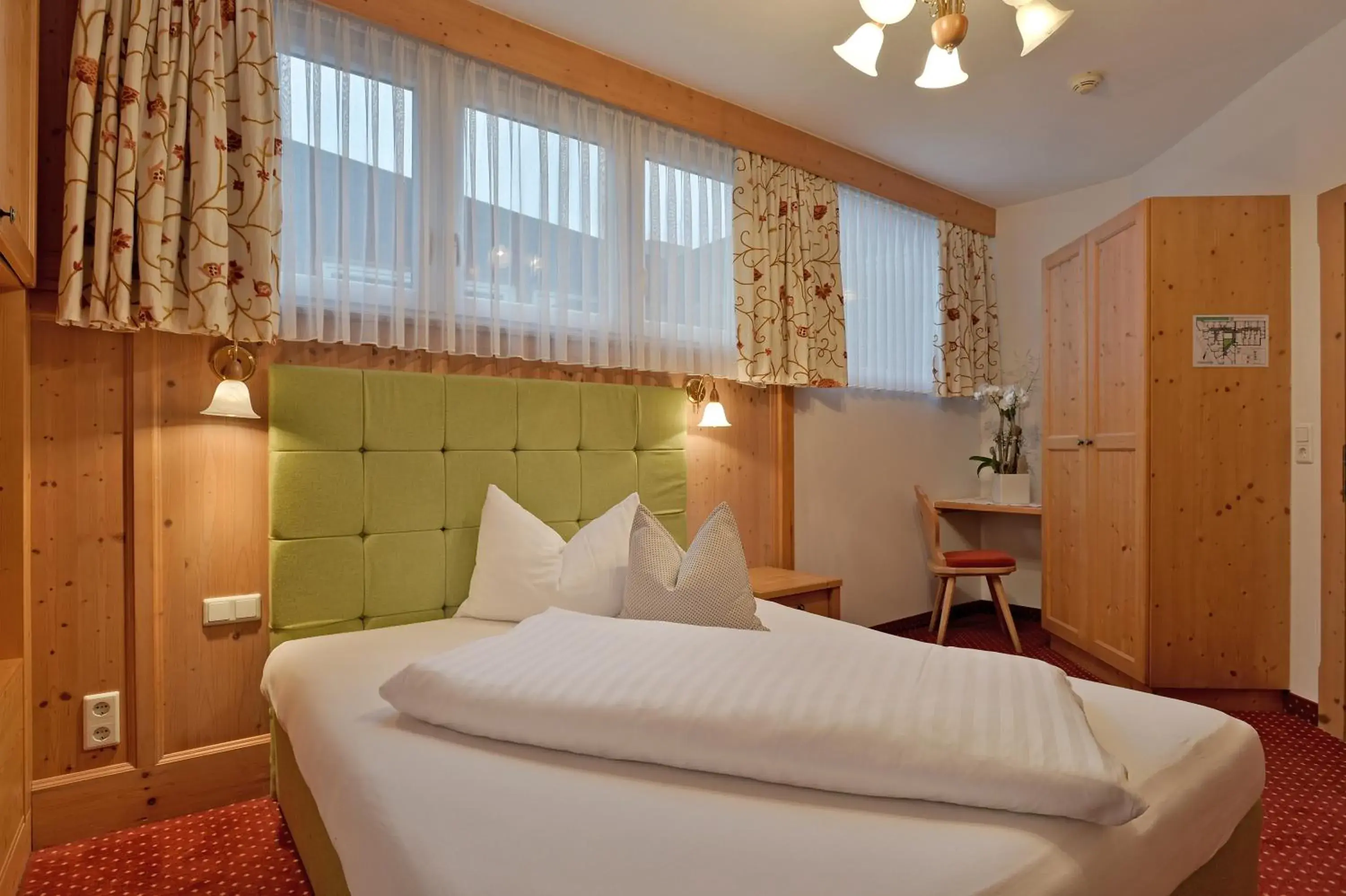 Economy Double Room - single occupancy in Hotel Tiroler Stuben Economy Double Room - single occupancy in Hotel Tiroler Stuben