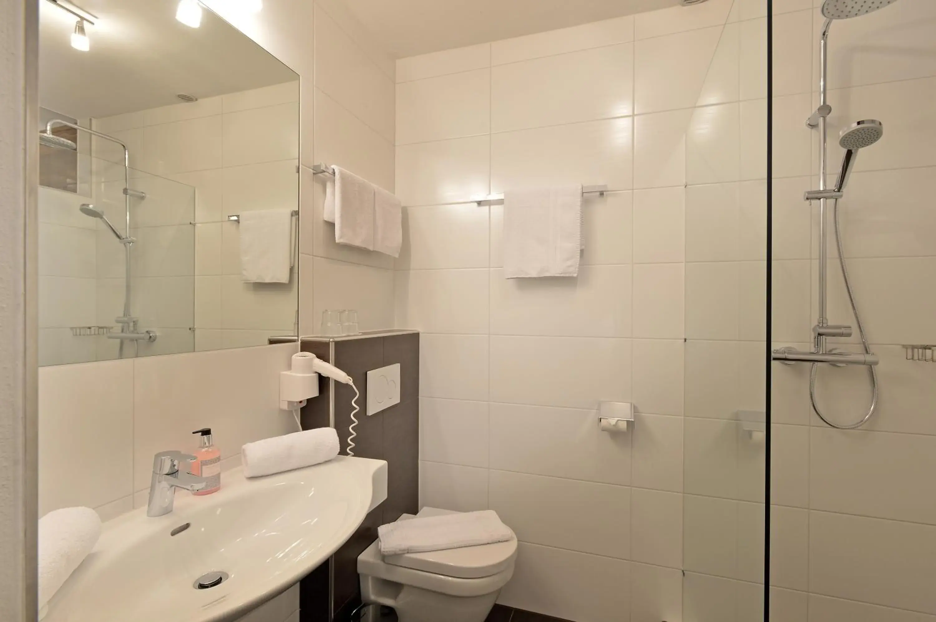 Family Room - single occupancy in Hotel Tiroler Stuben Family Room - single occupancy in Hotel Tiroler Stuben