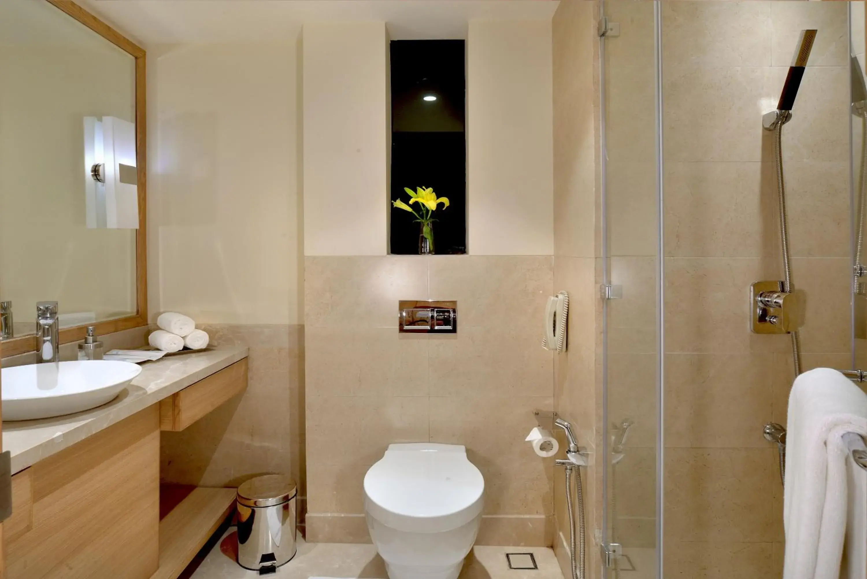 Premium Room 2 Sgl Bed in Golden Sarovar Portico Premium Room 2 Sgl Bed in Golden Sarovar Portico