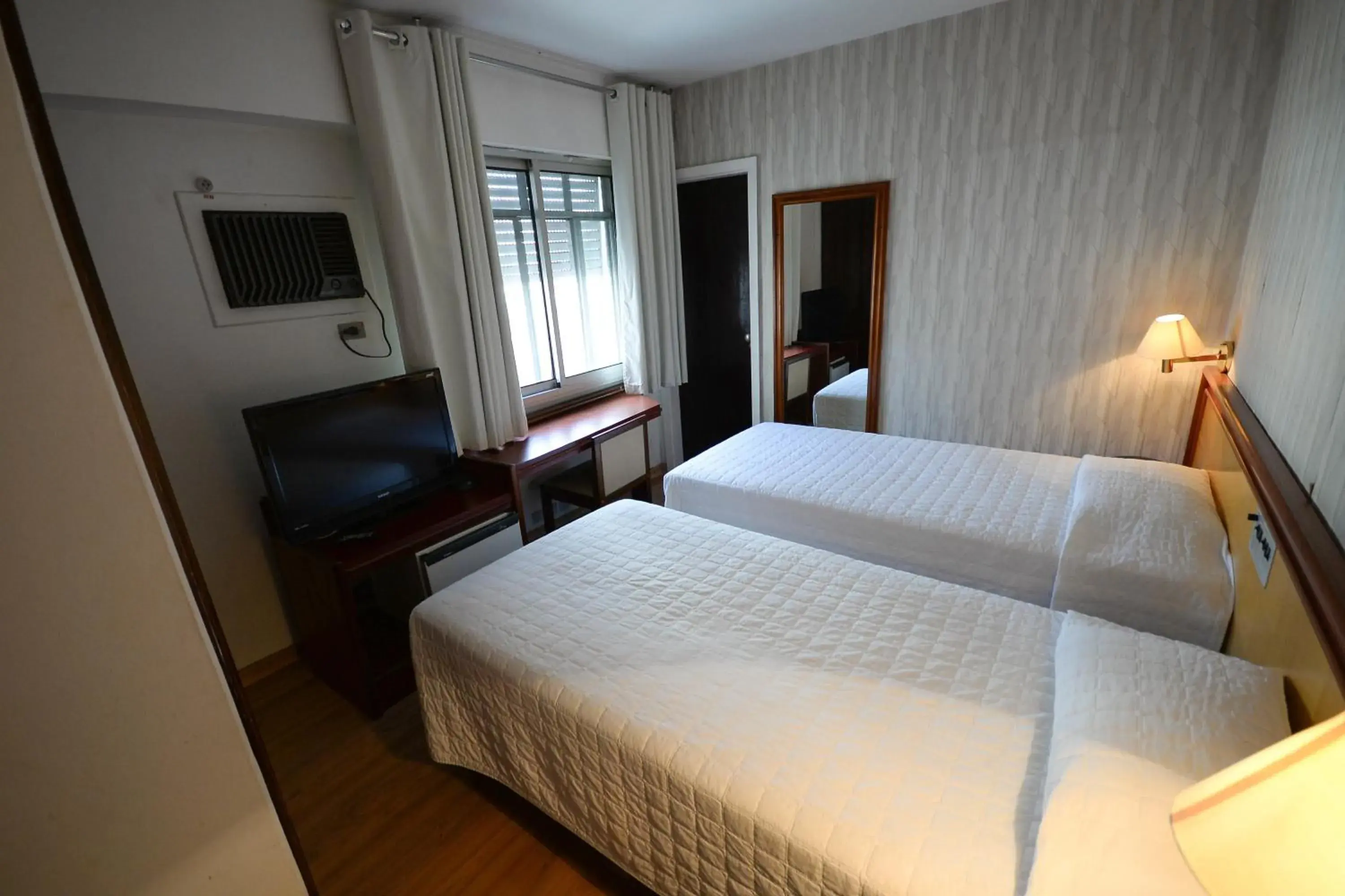 Standard Twin Room in Caravelle Palace Hotel Standard Twin Room in Caravelle Palace Hotel