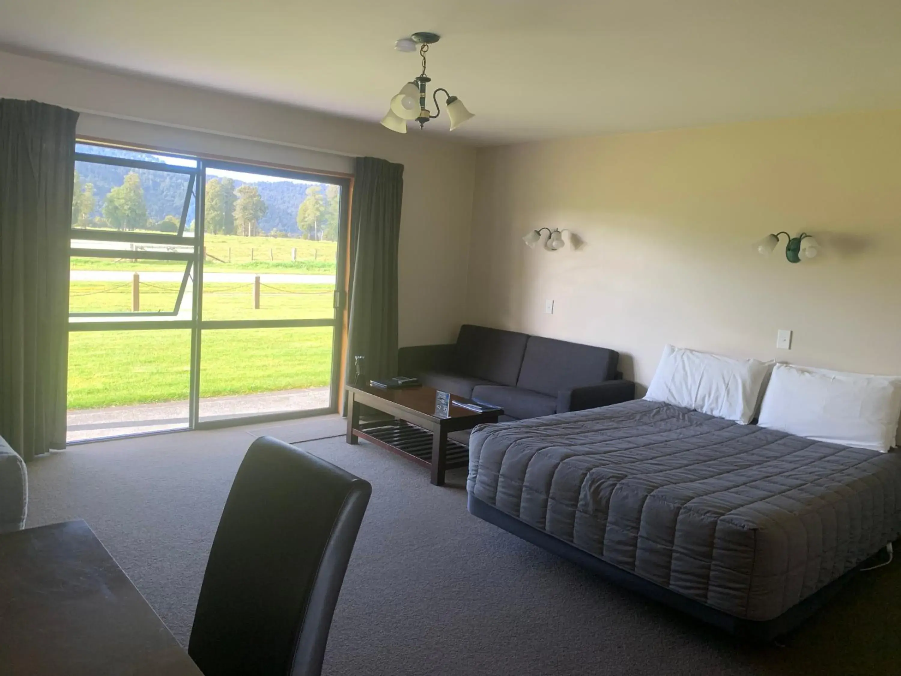 Studio in Mt Cook View Motel - Fox Glacier Studio in Mt Cook View Motel - Fox Glacier