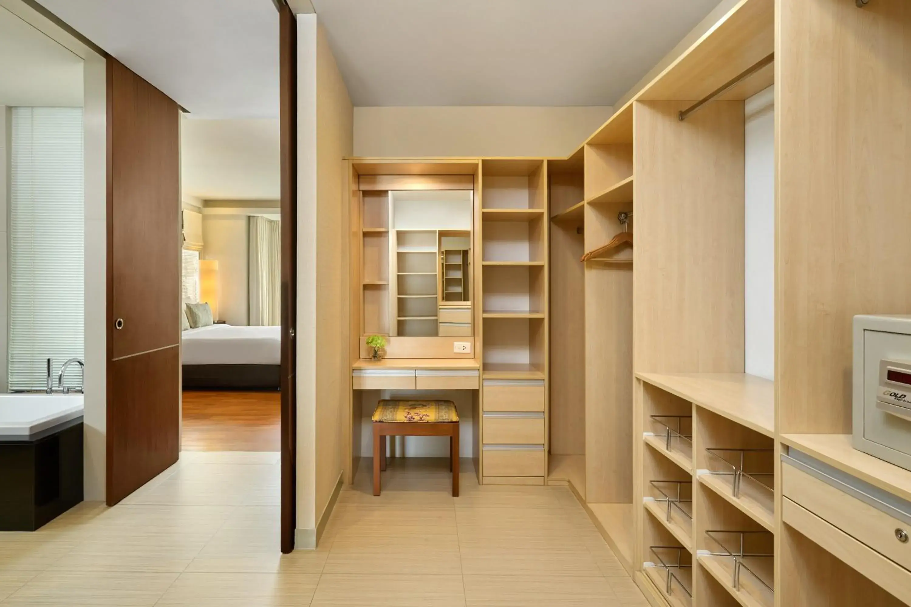 Superior 3 Bedroom Suite in The Park Nine Hotel Srinakarin Superior 3 Bedroom Suite in The Park Nine Hotel Srinakarin