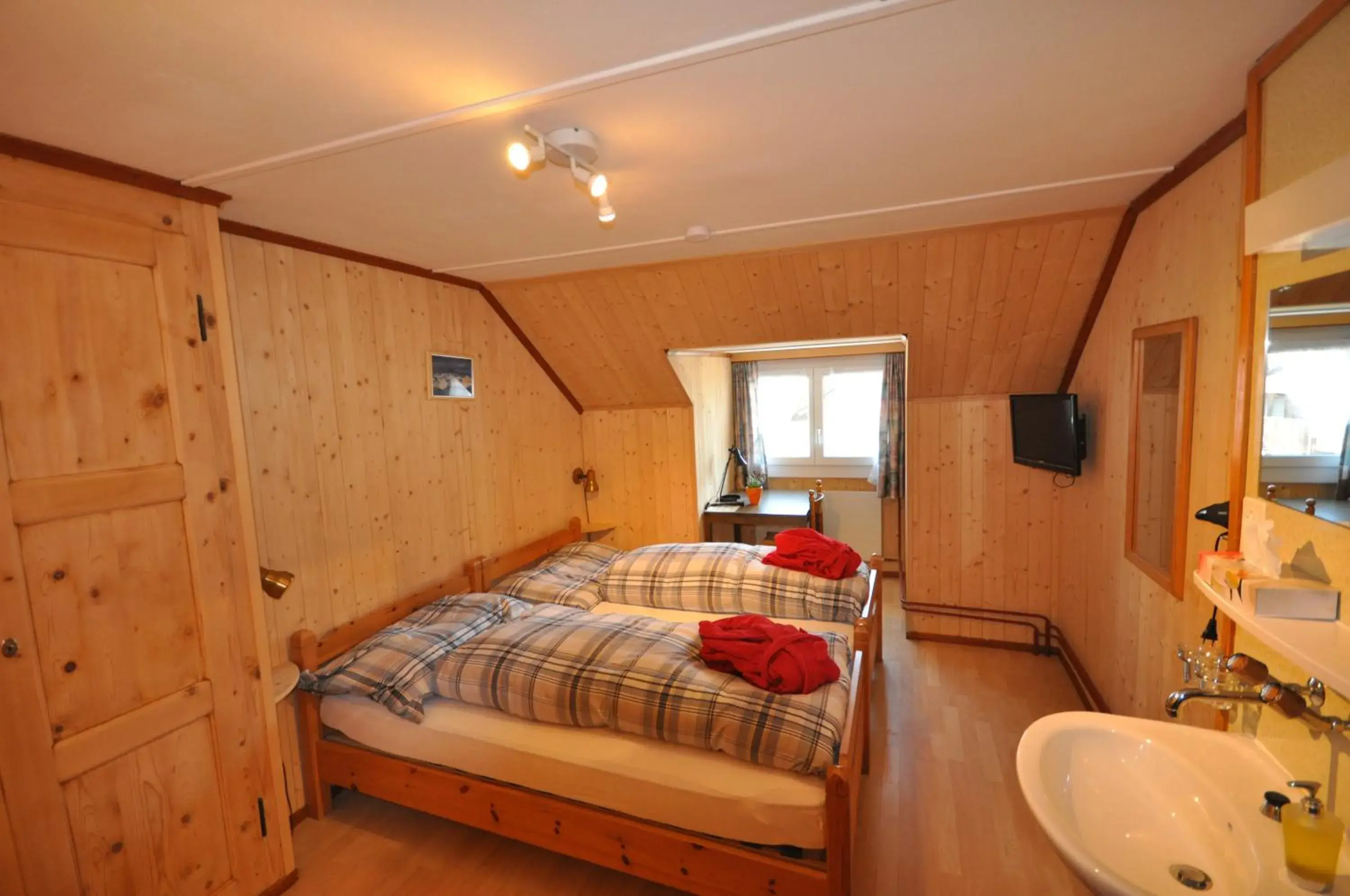 Double Room with Shared Bathroom - single occupancy in Gasthaus Waldheim Double Room with Shared Bathroom - single occupancy in Gasthaus Waldheim
