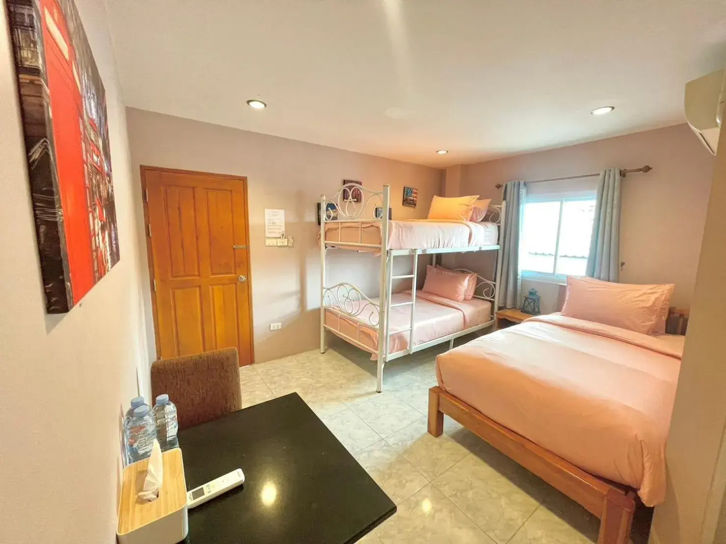 Standard Triple Room in Richmond Guesthouse Haad Rin Standard Triple Room in Richmond Guesthouse Haad Rin