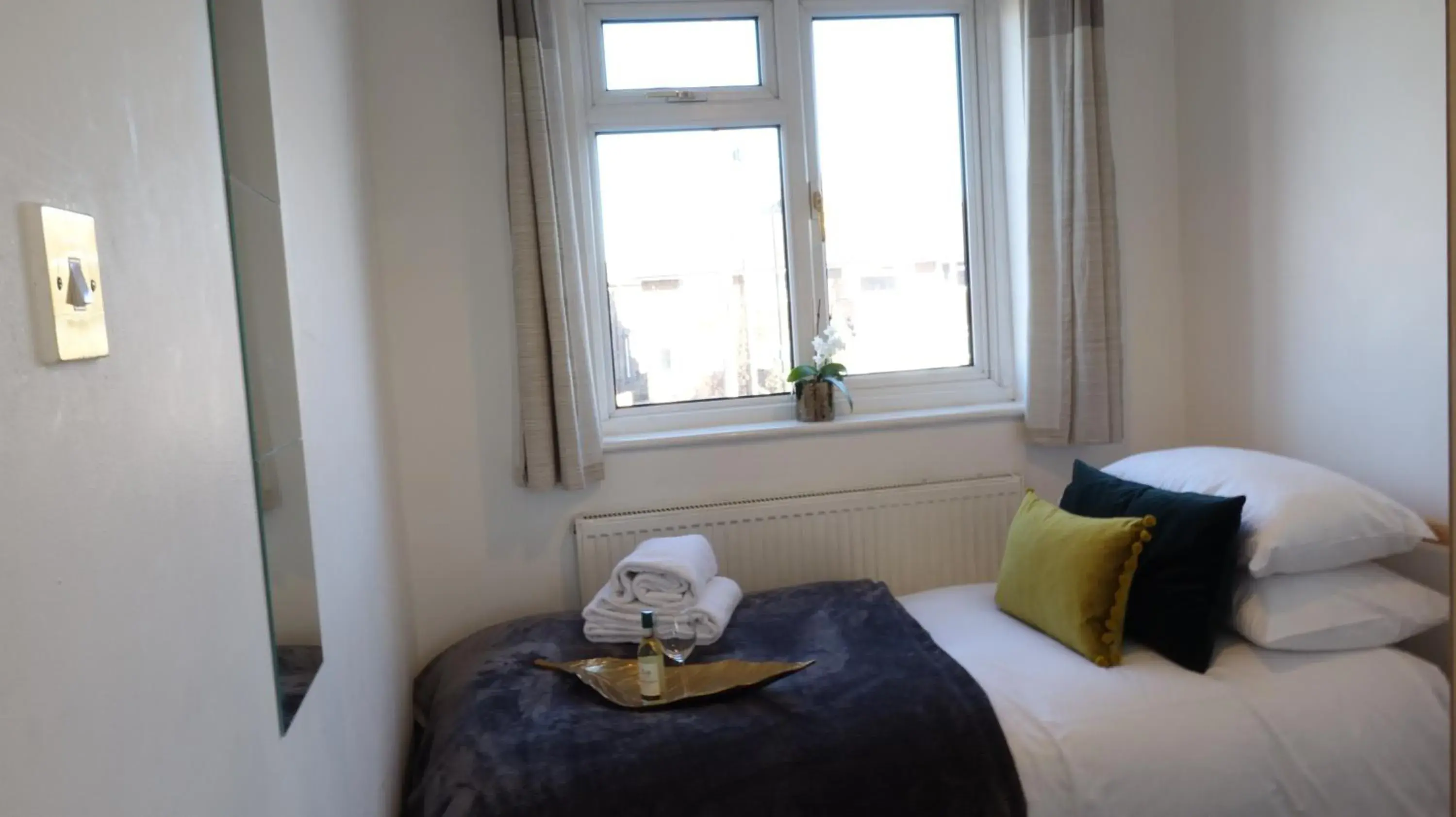 Single Room in Airport Garden Rooms Single Room in Airport Garden Rooms