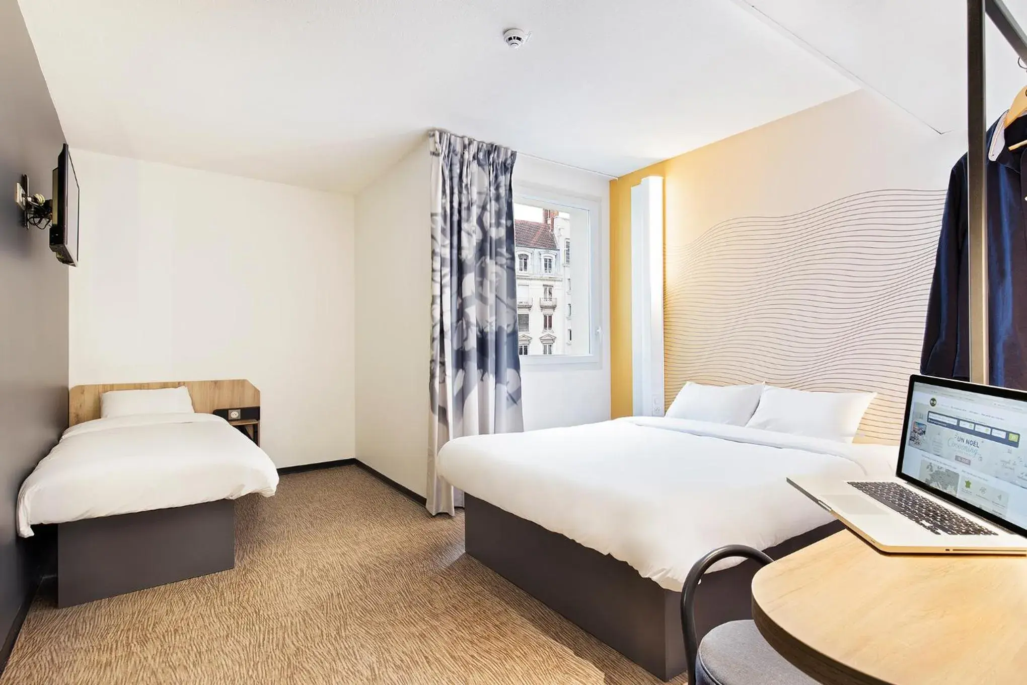 Triple Room in B&B HOTEL LYON Centre Perrache Triple Room in B&B HOTEL LYON Centre Perrache