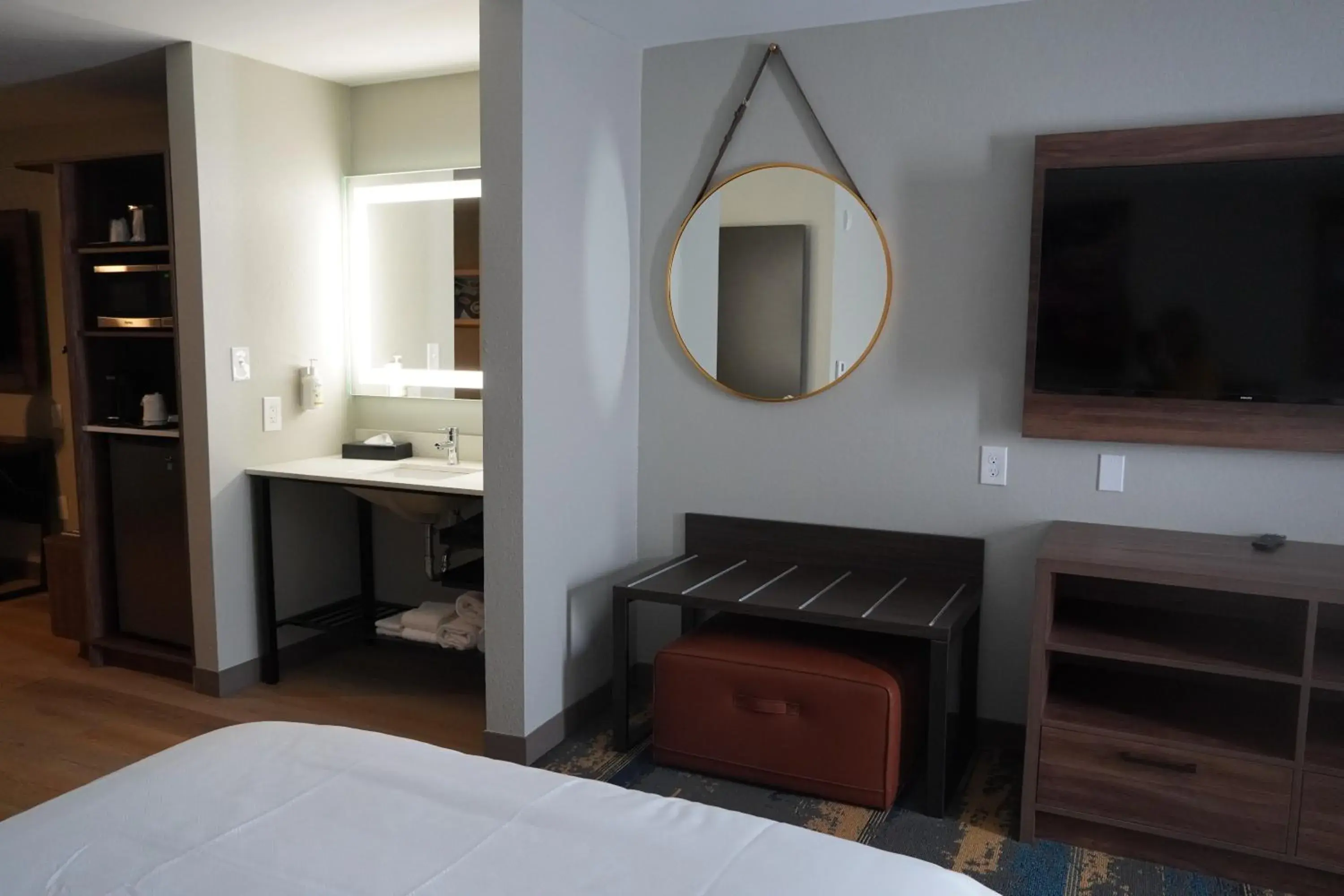 Double Deluxe Room with Kitchen - Non-Smoking in La Quinta Inn & Suites by Wyndham Memphis I-240 Double Deluxe Room with Kitchen - Non-Smoking in La Quinta Inn & Suites by Wyndham Memphis I-240