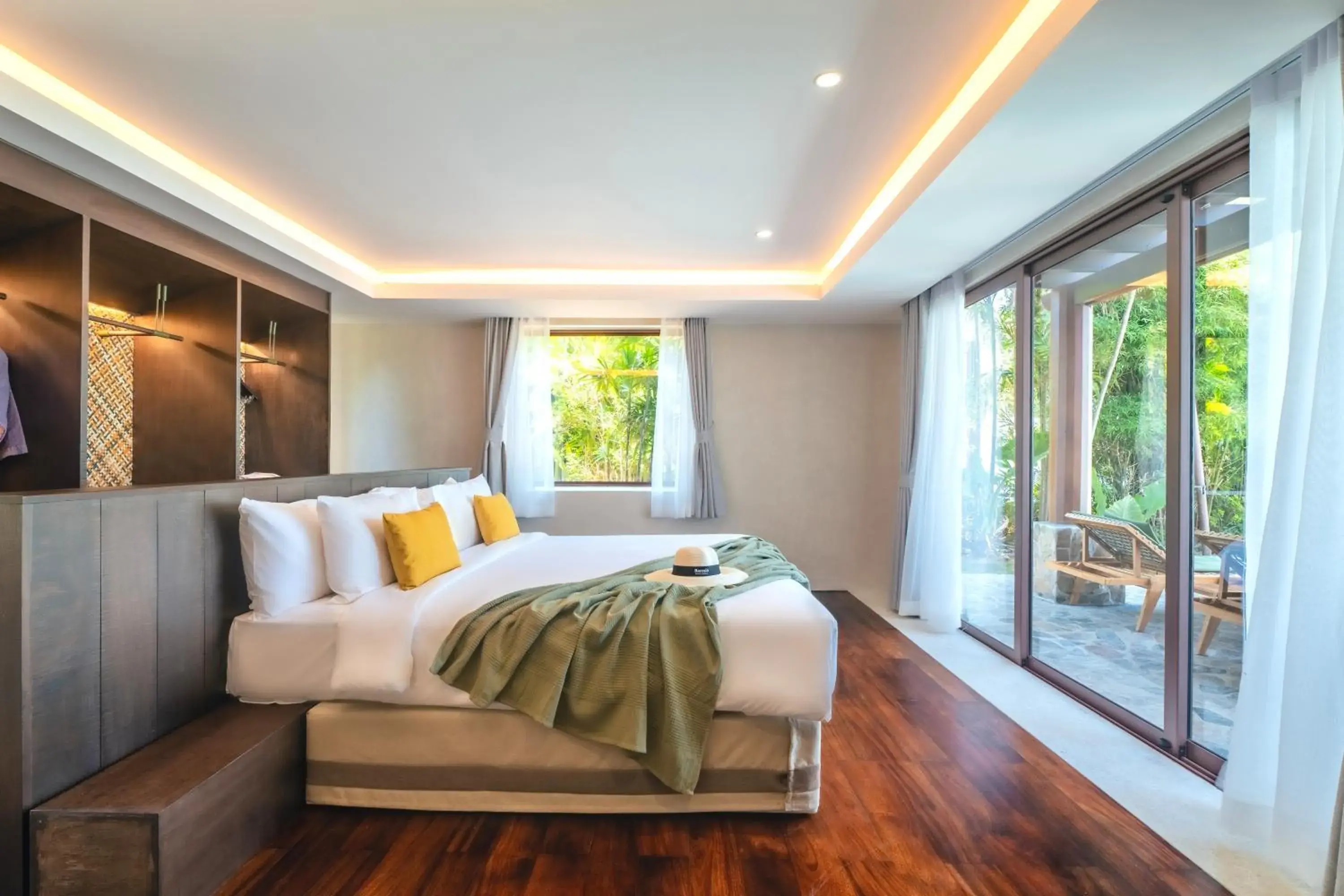 LUX 4-Bedroom Grand Beachfront Pool Villa with Unlimited Free 24-Hour Water Shuttle Service in Barcelo Coconut Island, Phuket LUX 4-Bedroom Grand Beachfront Pool Villa with Unlimited Free 24-Hour Water Shuttle Service in Barcelo Coconut Island, Phuket