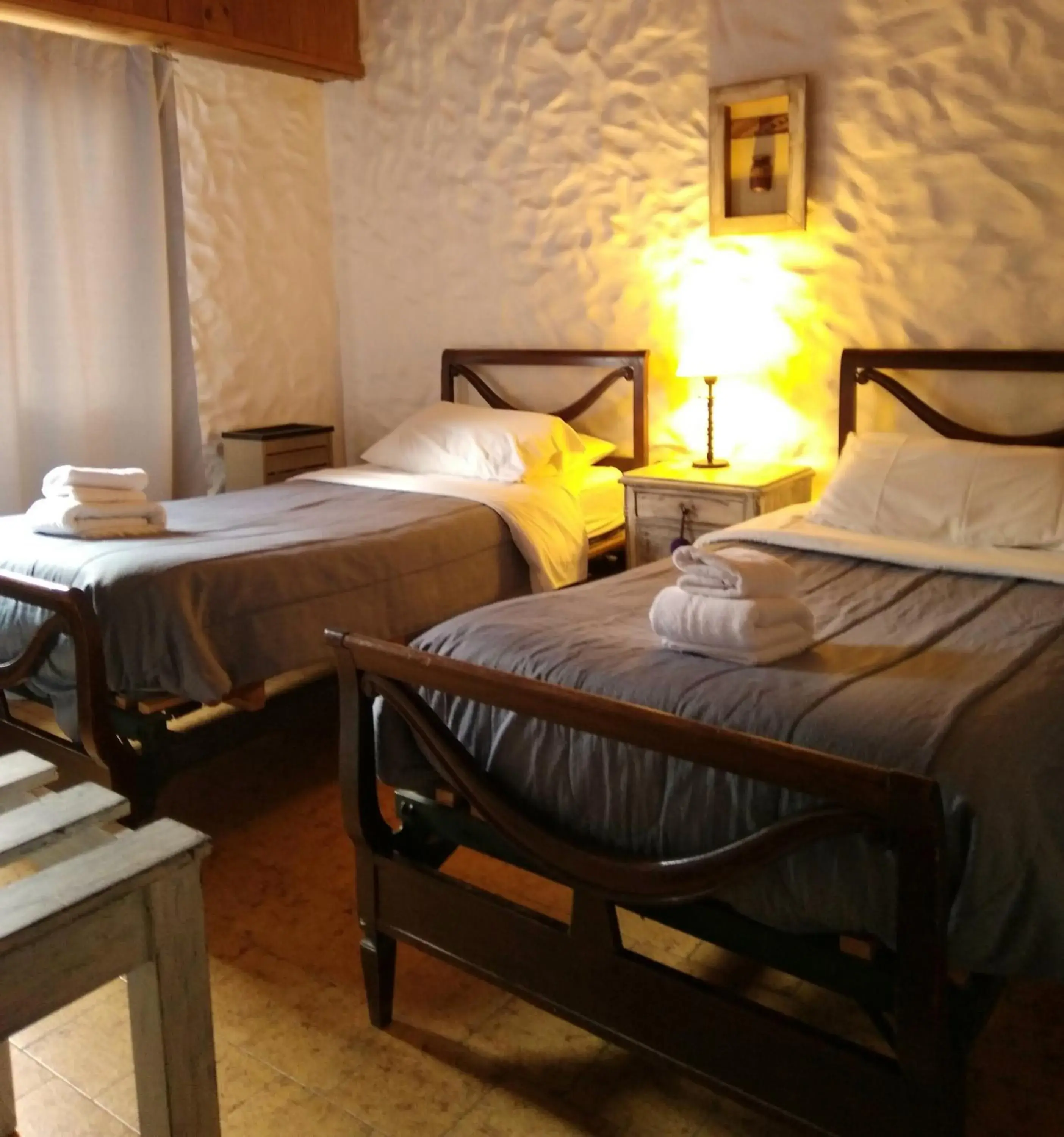 Twin Room with Shared Bathroom in Hostal Schilling Twin Room with Shared Bathroom in Hostal Schilling