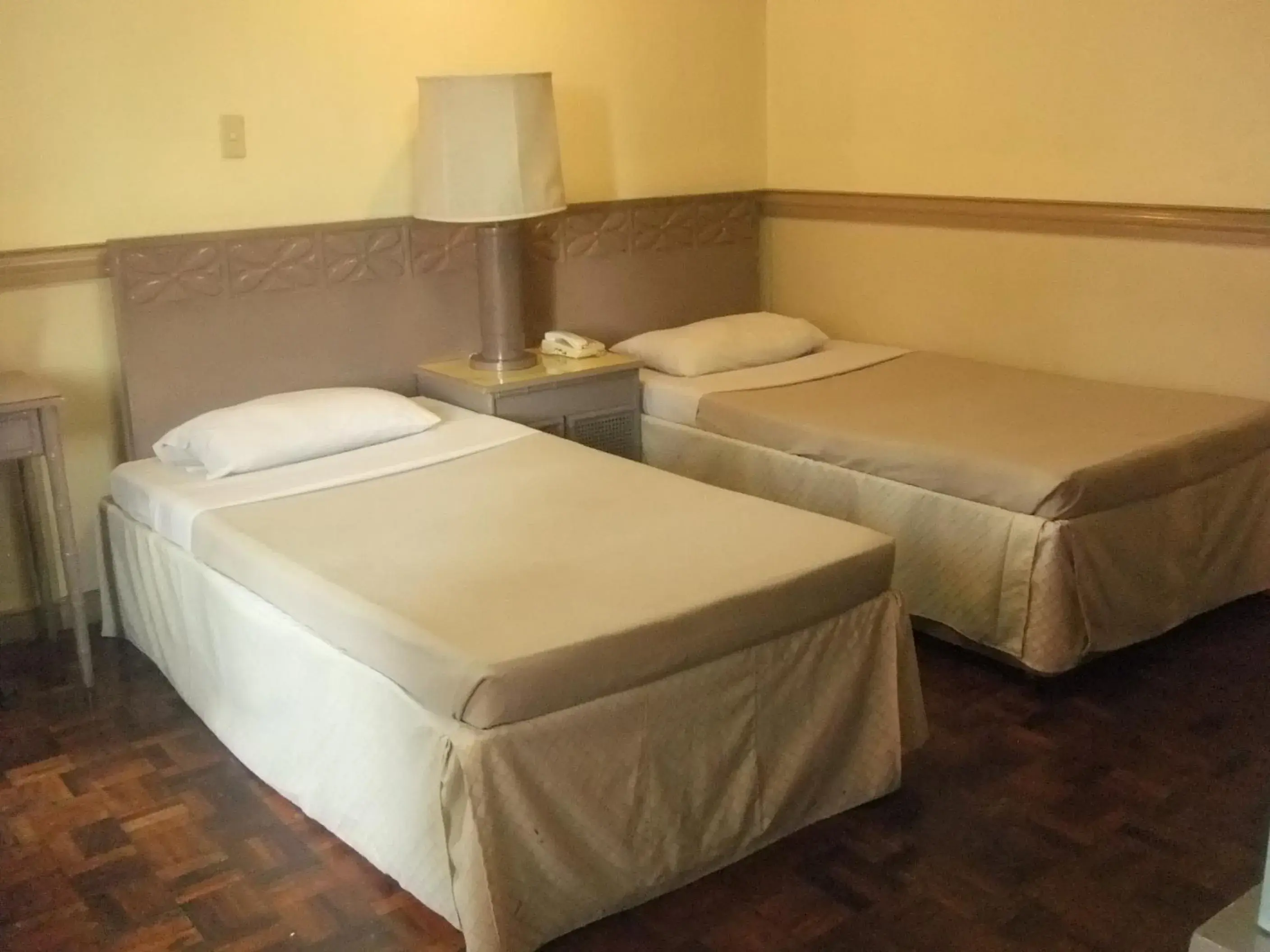 Superior Double or Twin Room in Manila Manor Hotel Superior Double or Twin Room in Manila Manor Hotel