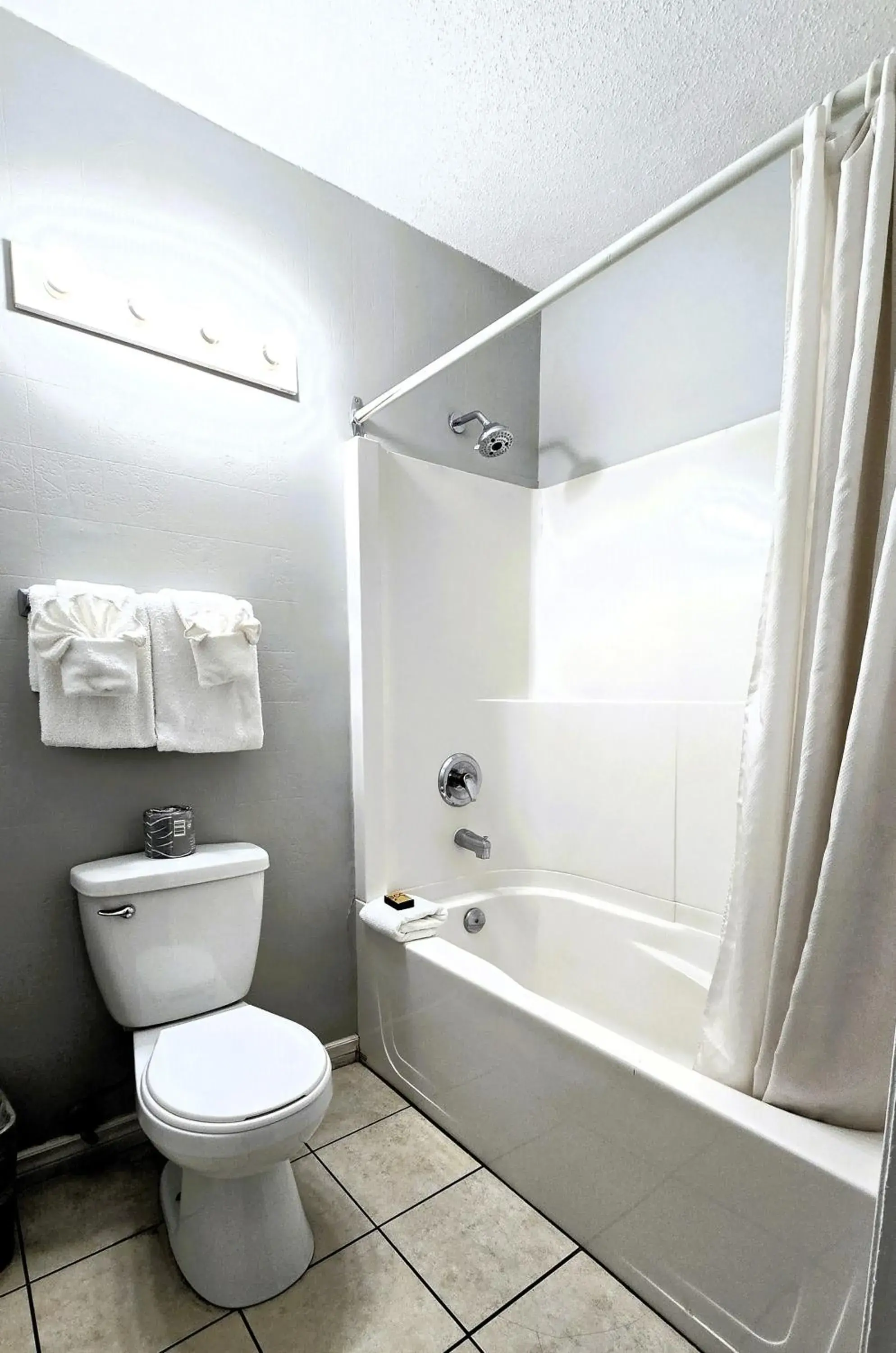 One-Bedroom Suite - single occupancy in Okanagan Seasons Resort One-Bedroom Suite - single occupancy in Okanagan Seasons Resort