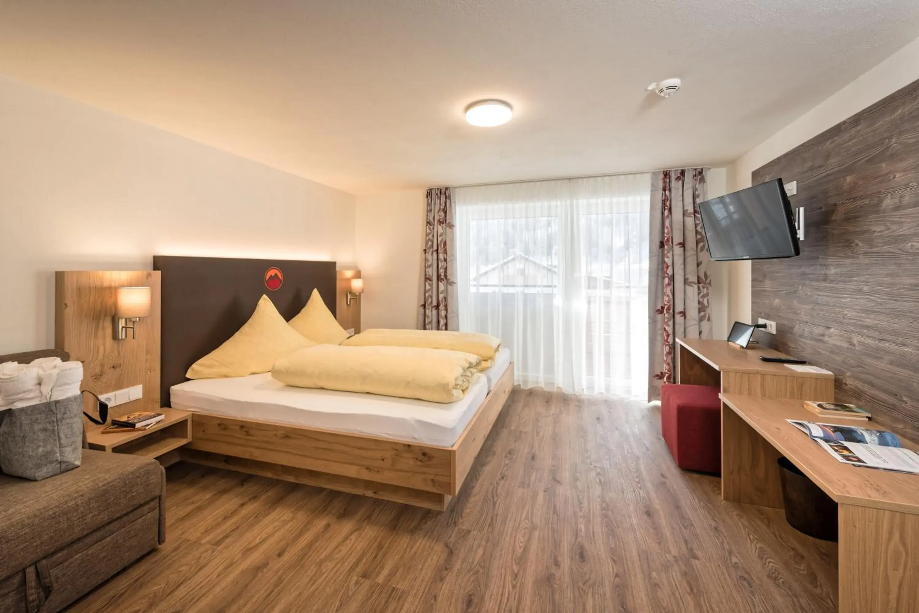 Comfort Double Room with Balcony in Hotel Alpenfeuer Montafon Comfort Double Room with Balcony in Hotel Alpenfeuer Montafon