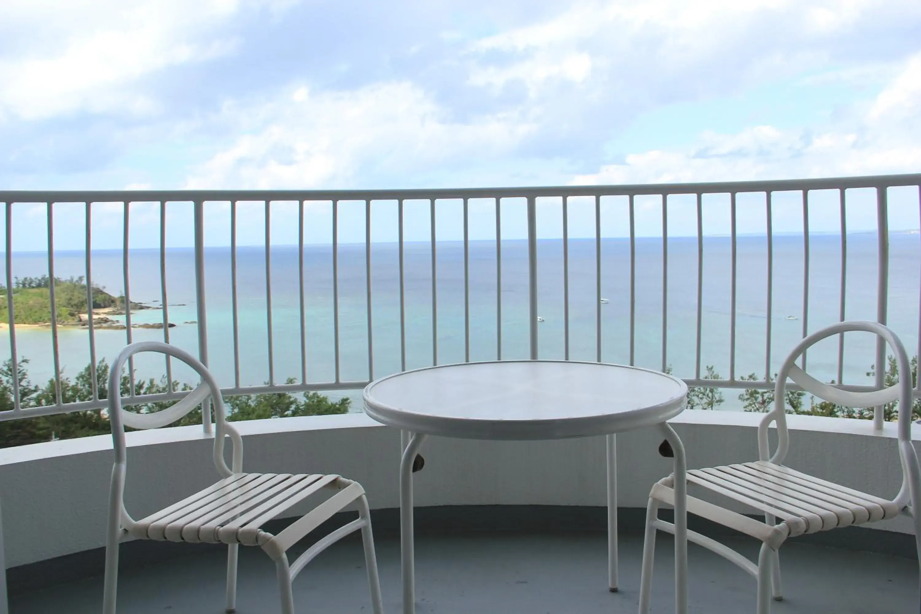 Ocean View Room - single occupancy - Ocean Tower in Okinawa Kariyushi Beach Resort Ocean Spa Ocean View Room - single occupancy - Ocean Tower in Okinawa Kariyushi Beach Resort Ocean Spa