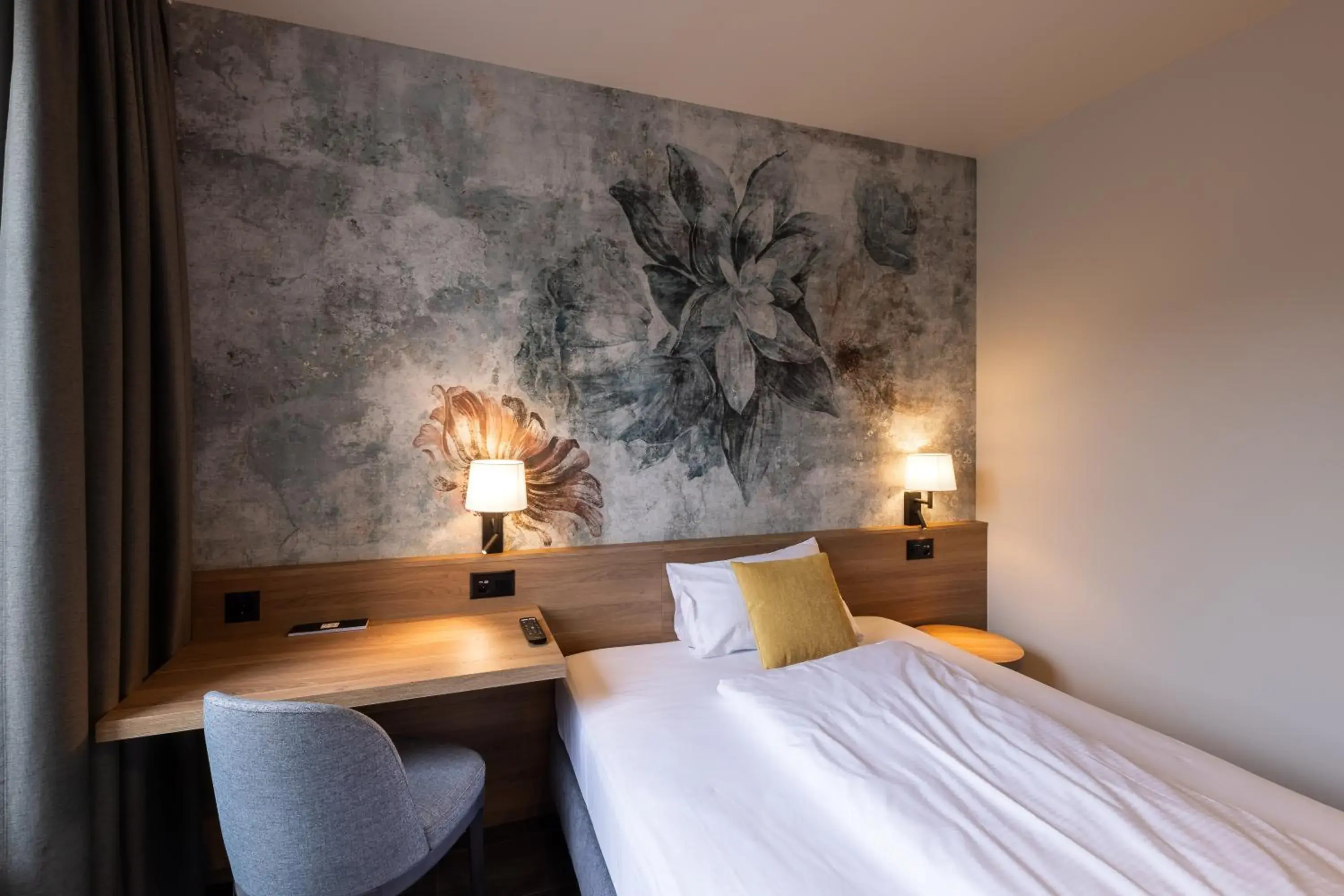 Single Room with Bathroom in Hotel Loge Single Room with Bathroom in Hotel Loge