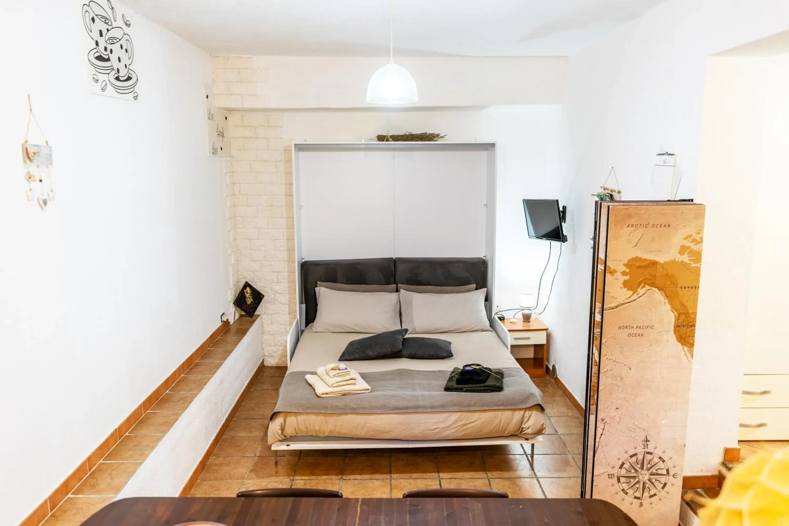 Triple Room with Private Bathroom - single occupancy in Selu Triple Room with Private Bathroom - single occupancy in Selu