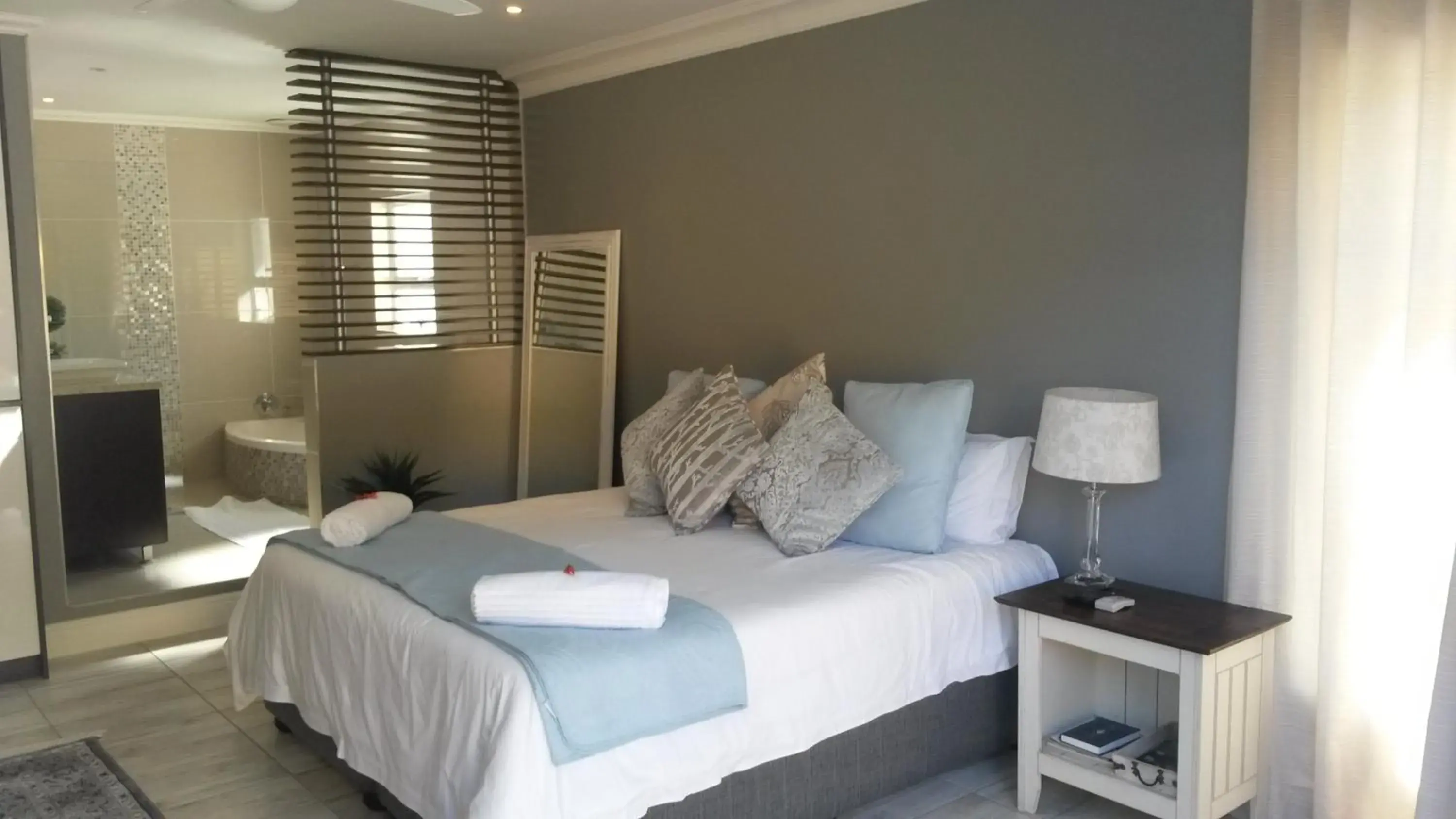 Deluxe Double Room with Extra Bed in Reef View BnB Deluxe Double Room with Extra Bed in Reef View BnB