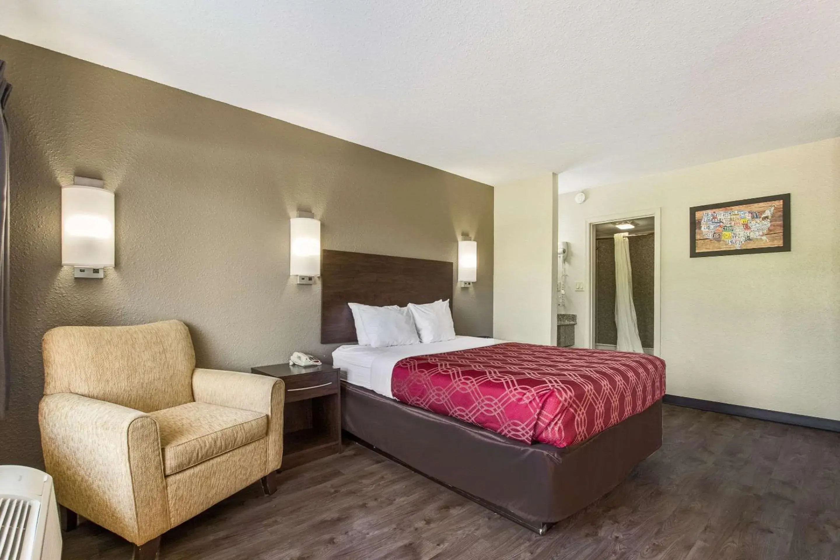 Queen Room - Non-Smoking in Econo Lodge Fort Knox Queen Room - Non-Smoking in Econo Lodge Fort Knox