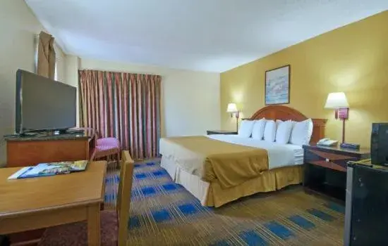 King Suite with Balcony in St. Augustine Island Inn King Suite with Balcony in St. Augustine Island Inn