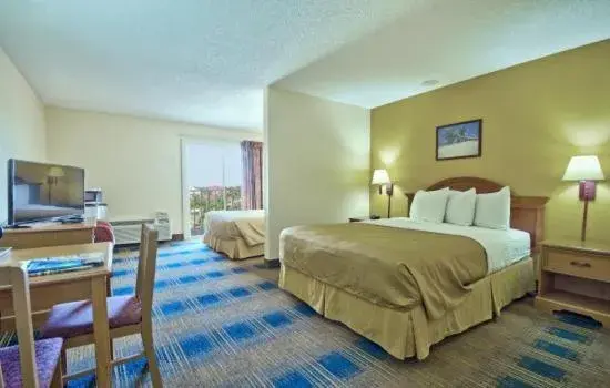 Queen Room with Two Queen Beds - Disability Access in St. Augustine Island Inn Queen Room with Two Queen Beds - Disability Access in St. Augustine Island Inn