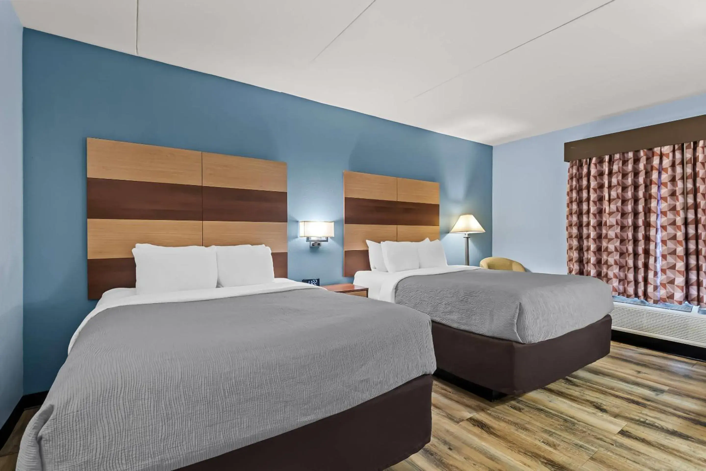 Queen Room with Two Queen Beds - Non-Smoking in Quality Inn Hixson-Chattanooga Queen Room with Two Queen Beds - Non-Smoking in Quality Inn Hixson-Chattanooga