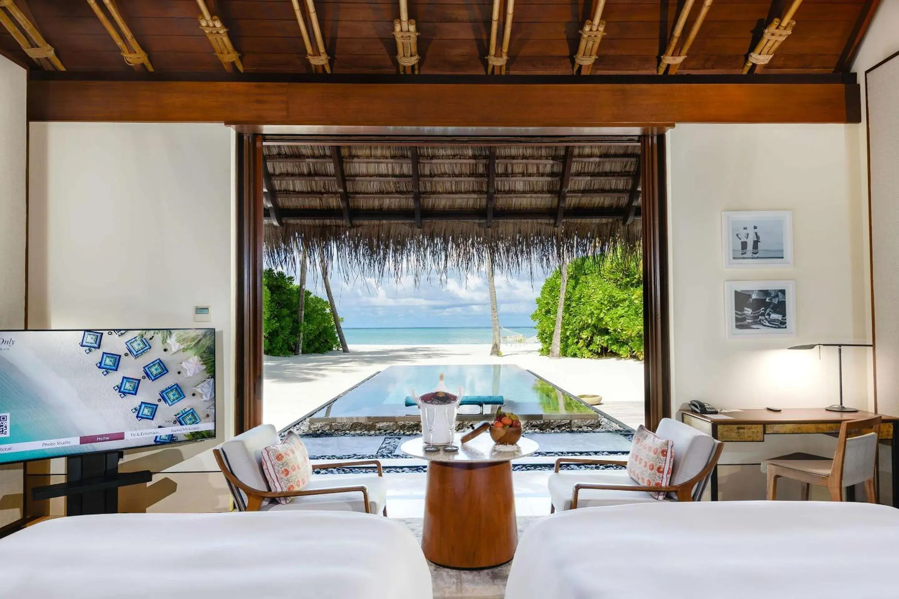 Beach Villa Two Queen Beds in One&Only Reethi Rah Beach Villa Two Queen Beds in One&Only Reethi Rah