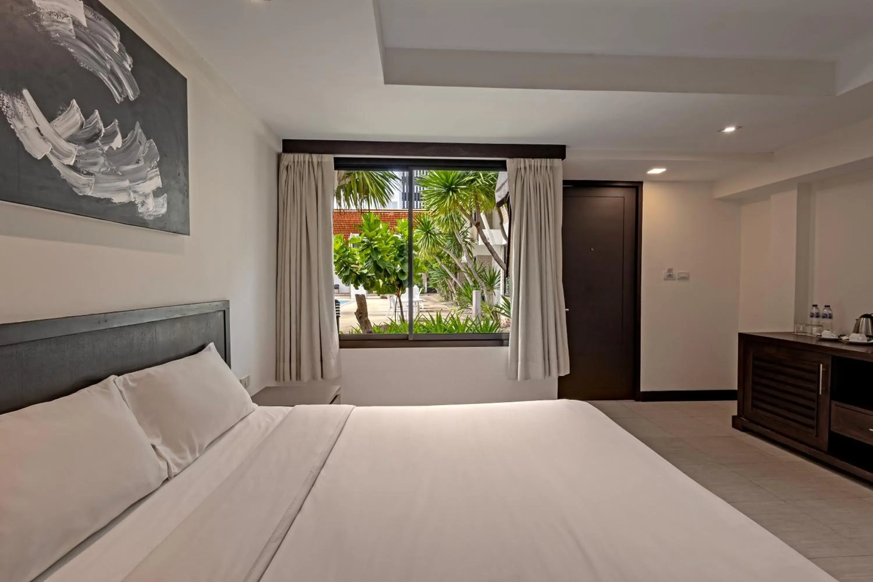 Superior Garden Access King in Hotel Tropicana Pattaya Superior Garden Access King in Hotel Tropicana Pattaya