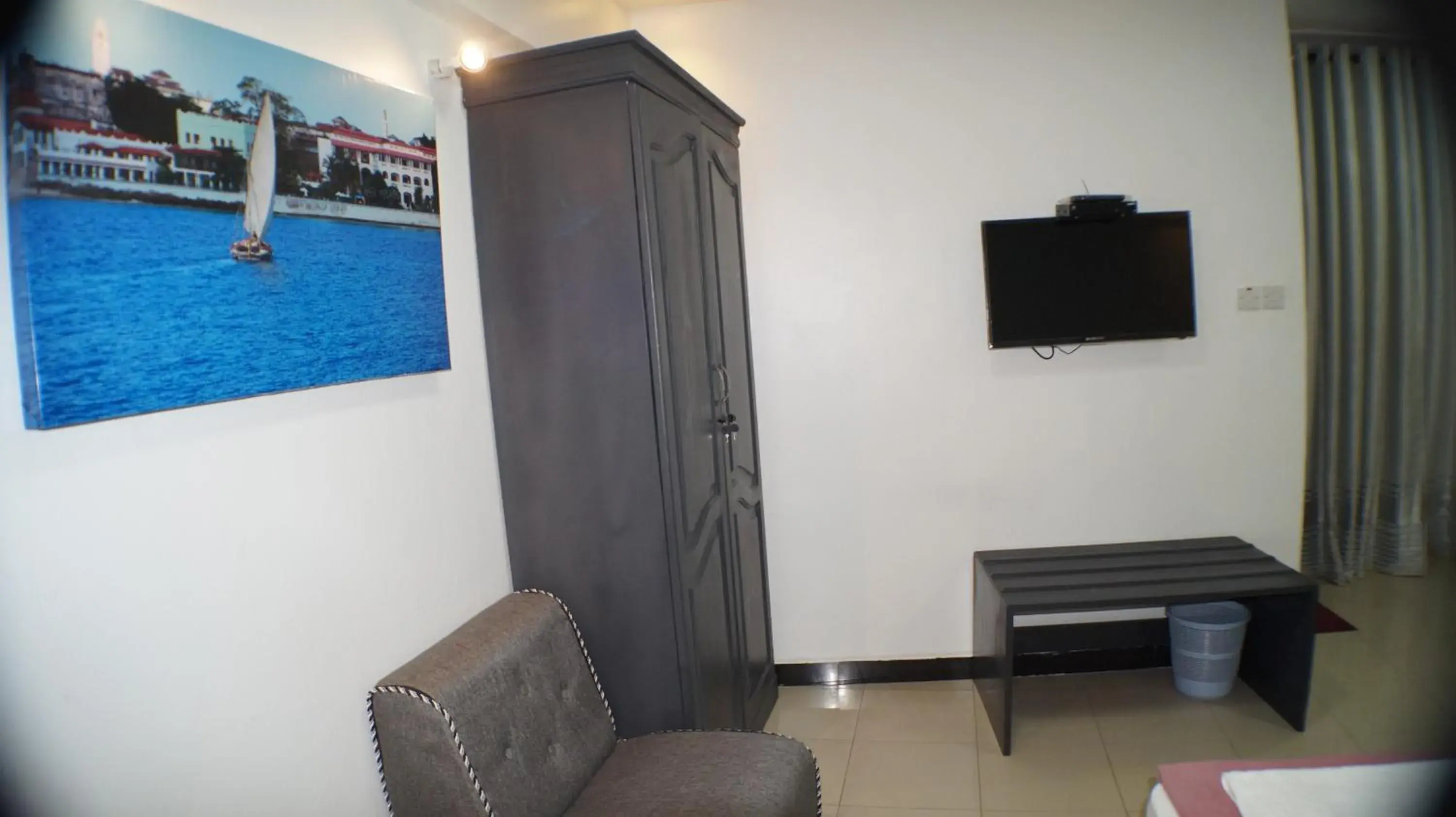 Budget Double or Twin Room in Econo Lodge Budget Double or Twin Room in Econo Lodge