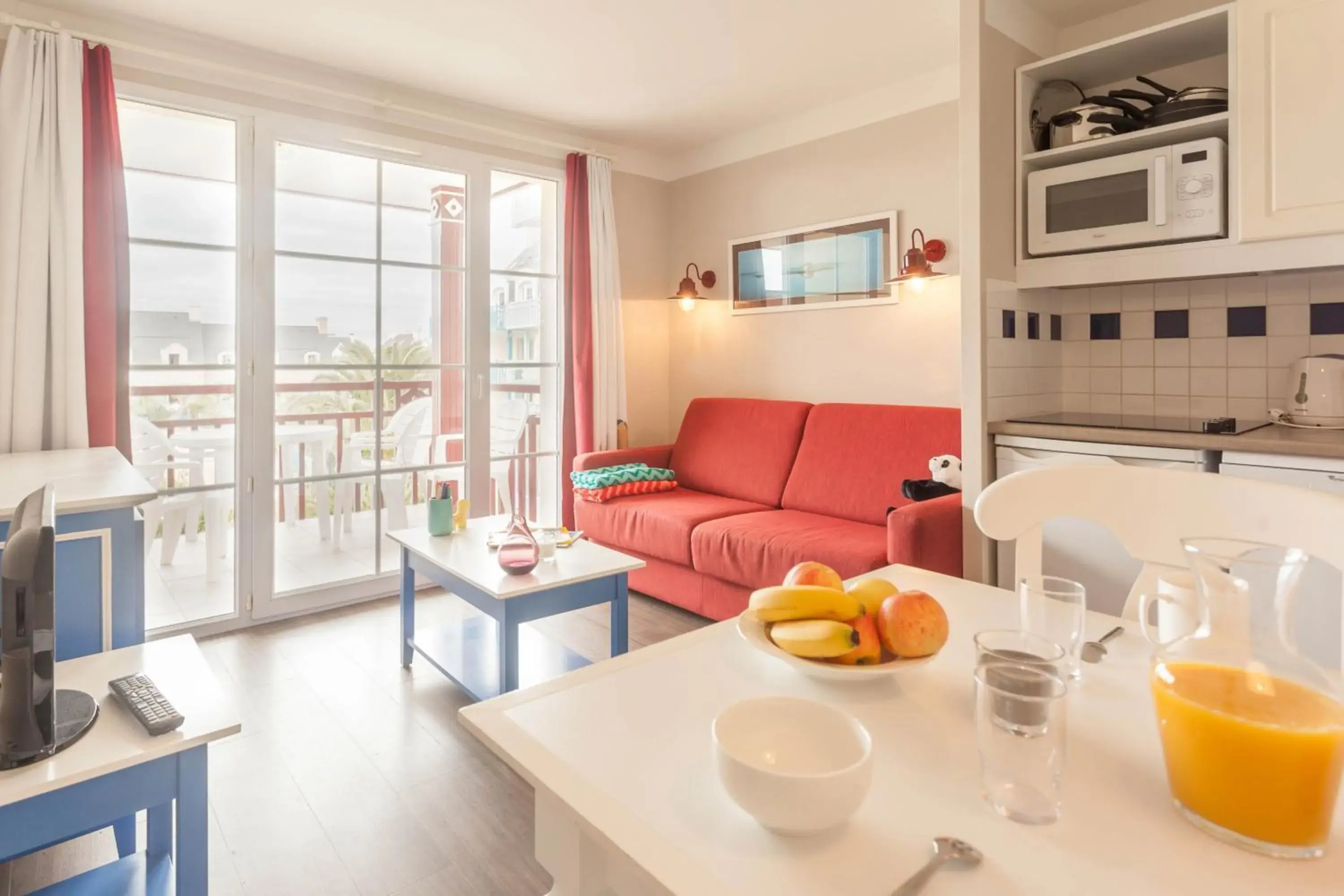One-Bedroom Apartment with Terrace or Balcony (4 People) in Résidence Pierre & Vacances Cap Marine One-Bedroom Apartment with Terrace or Balcony (4 People) in Résidence Pierre & Vacances Cap Marine