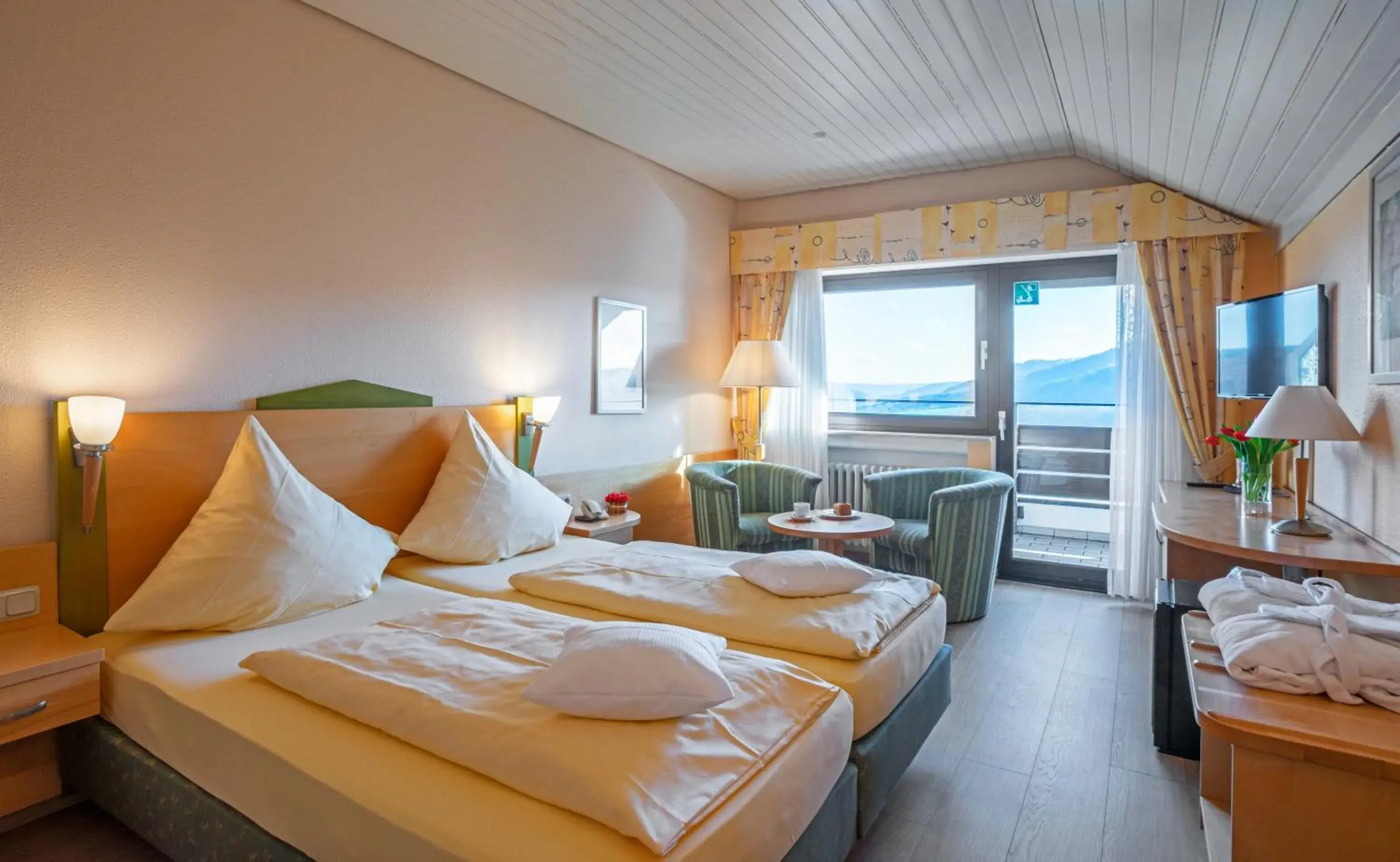 Double Room with Balcony in Waldhotel Sonnenberg Double Room with Balcony in Waldhotel Sonnenberg