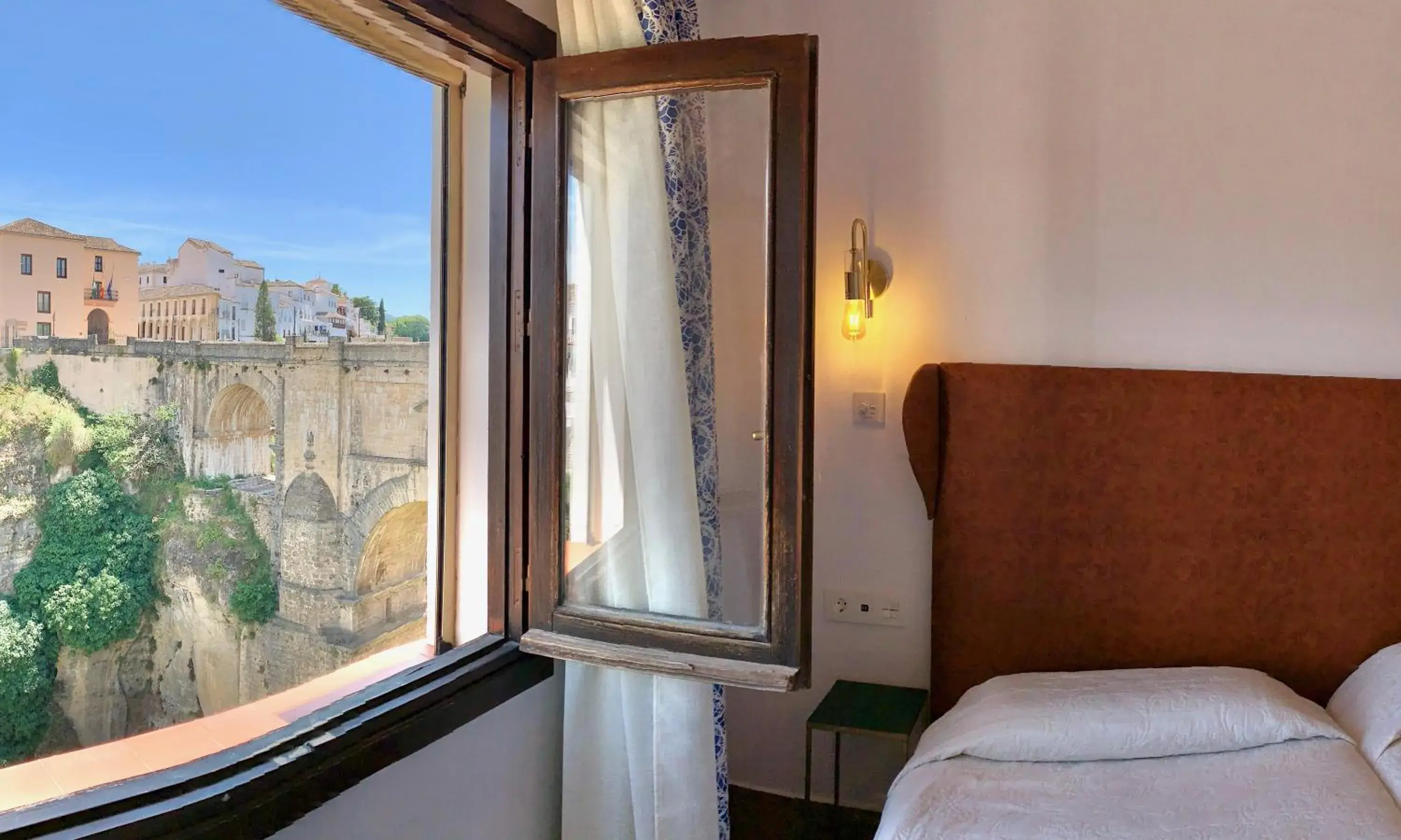 Double or Twin Room with view to Puente Nuevo in Hotel Don Miguel Double or Twin Room with view to Puente Nuevo in Hotel Don Miguel