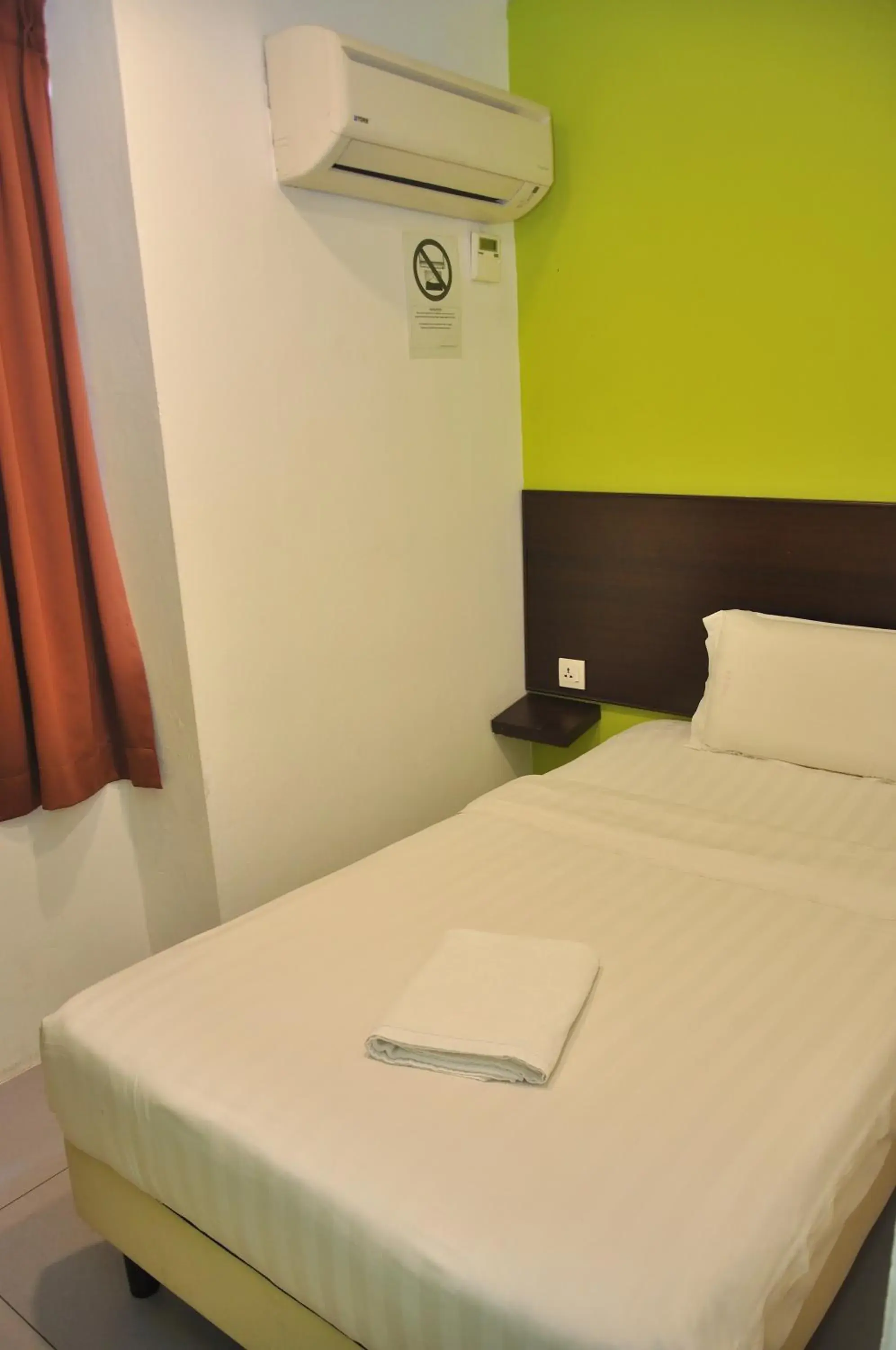 Single Room - single occupancy in Kuching Transit Inn Single Room - single occupancy in Kuching Transit Inn