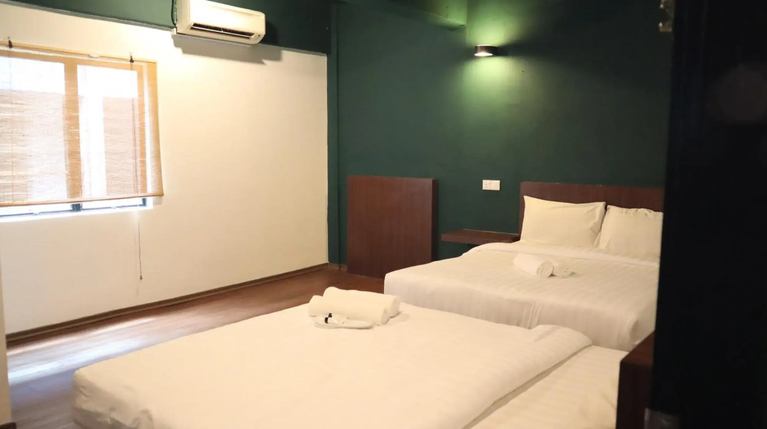 Deluxe Double Room in Room V at Kluang Parade Deluxe Double Room in Room V at Kluang Parade