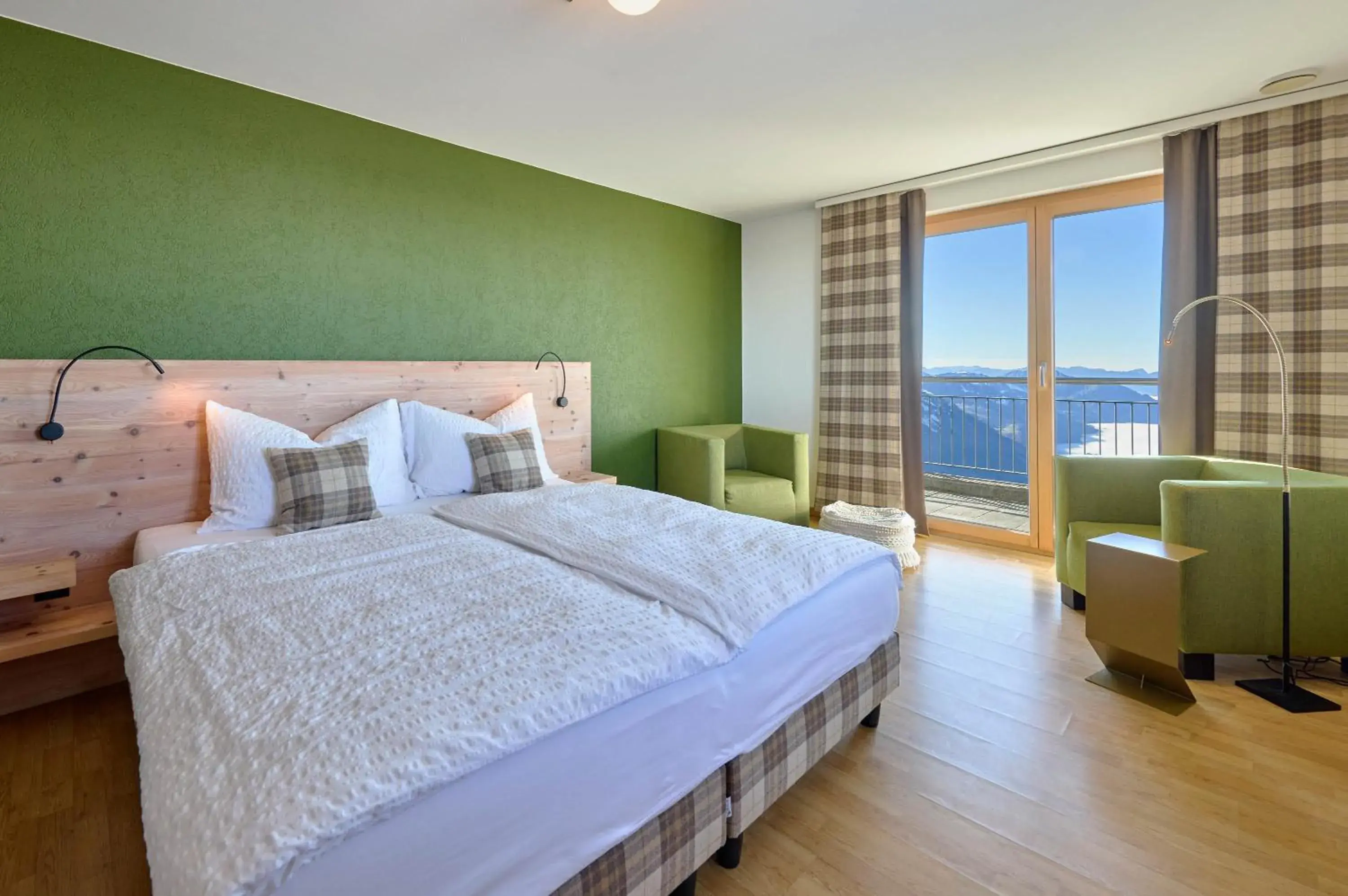 Deluxe Double Room with Balcony in Fronalpstock Hotel & Restaurant Deluxe Double Room with Balcony in Fronalpstock Hotel & Restaurant