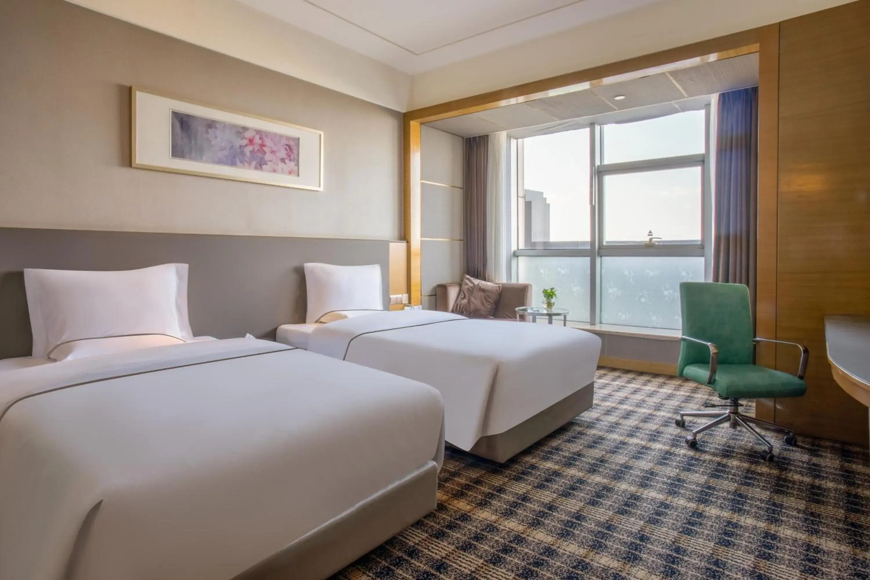 Superior Double or Twin Room with Mountain View in Grand Skylight International Hotel Nanchang Ganjiang North Road Superior Double or Twin Room with Mountain View in Grand Skylight International Hotel Nanchang Ganjiang North Road