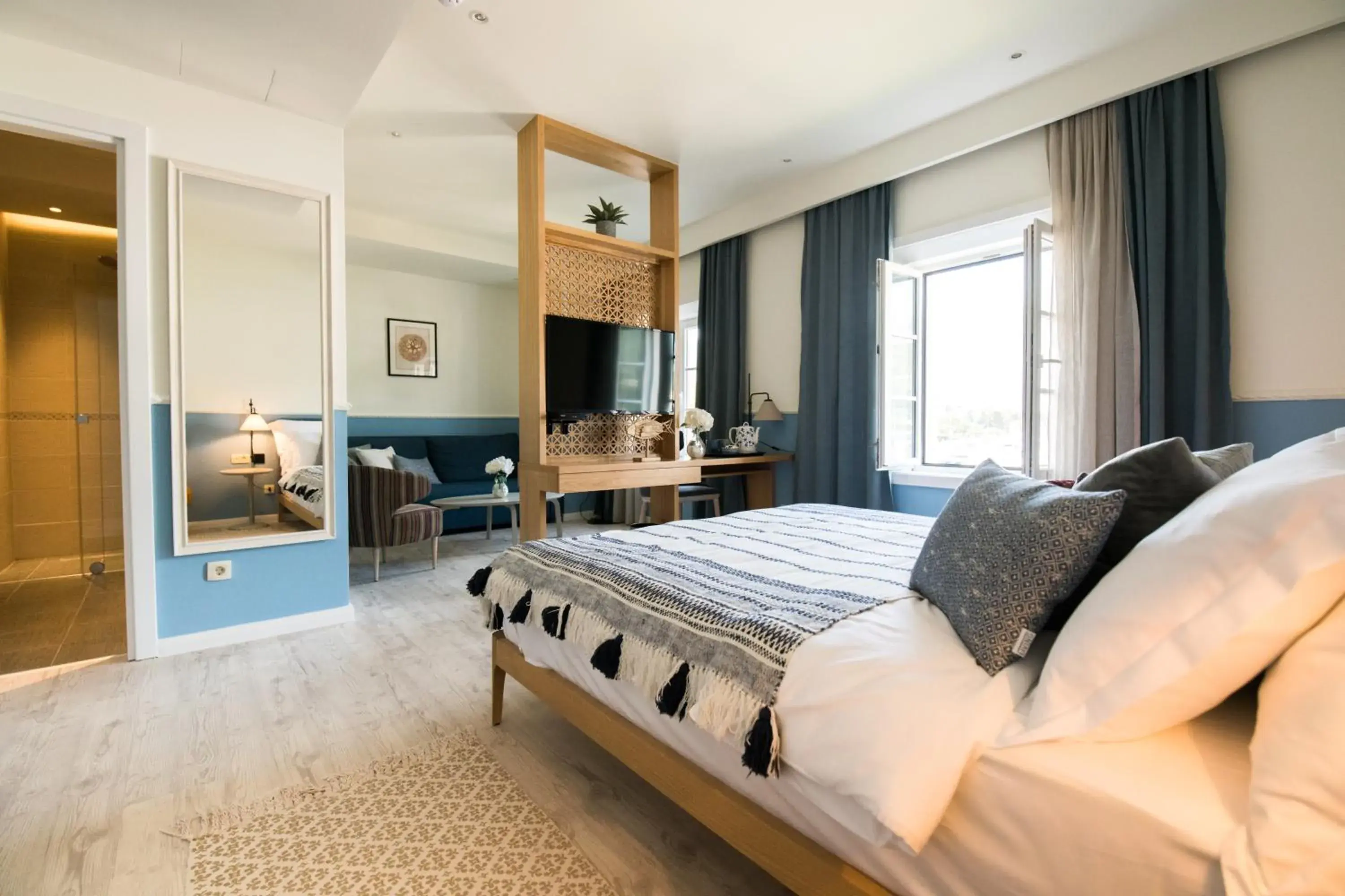 King Suite with Sea View in La Villa Boutique Hotel King Suite with Sea View in La Villa Boutique Hotel