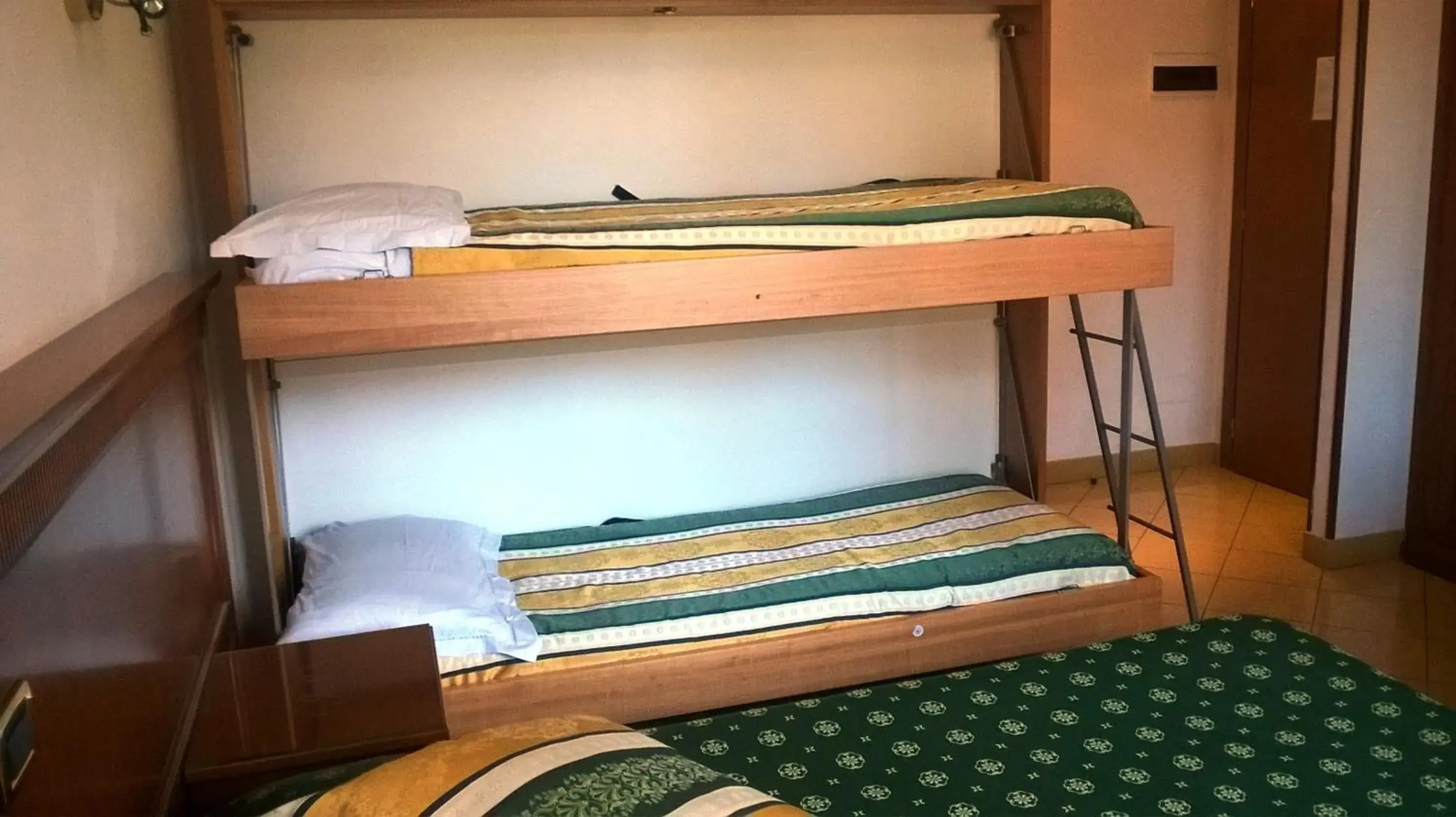 Quadruple Room in Hotel Jean Marie Quadruple Room in Hotel Jean Marie